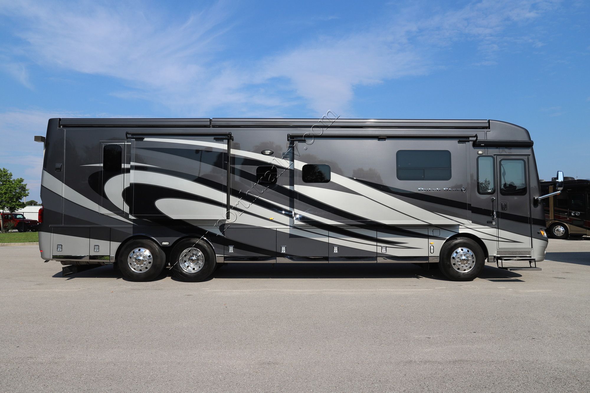 Used 2018 Newmar Dutch Star 4018 Class A  For Sale