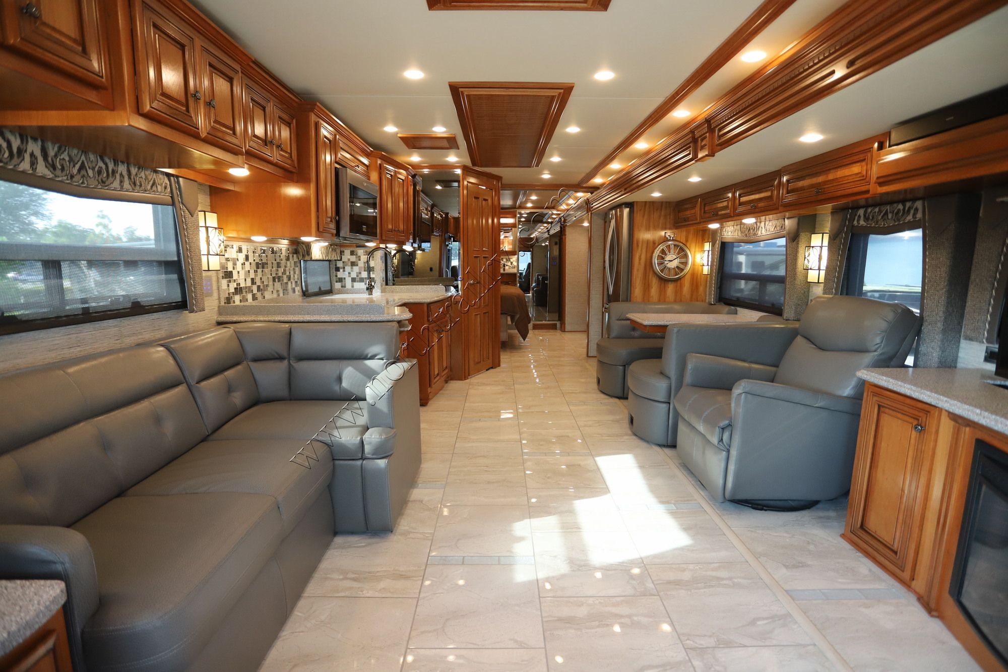 Used 2018 Newmar Dutch Star 4018 Class A  For Sale