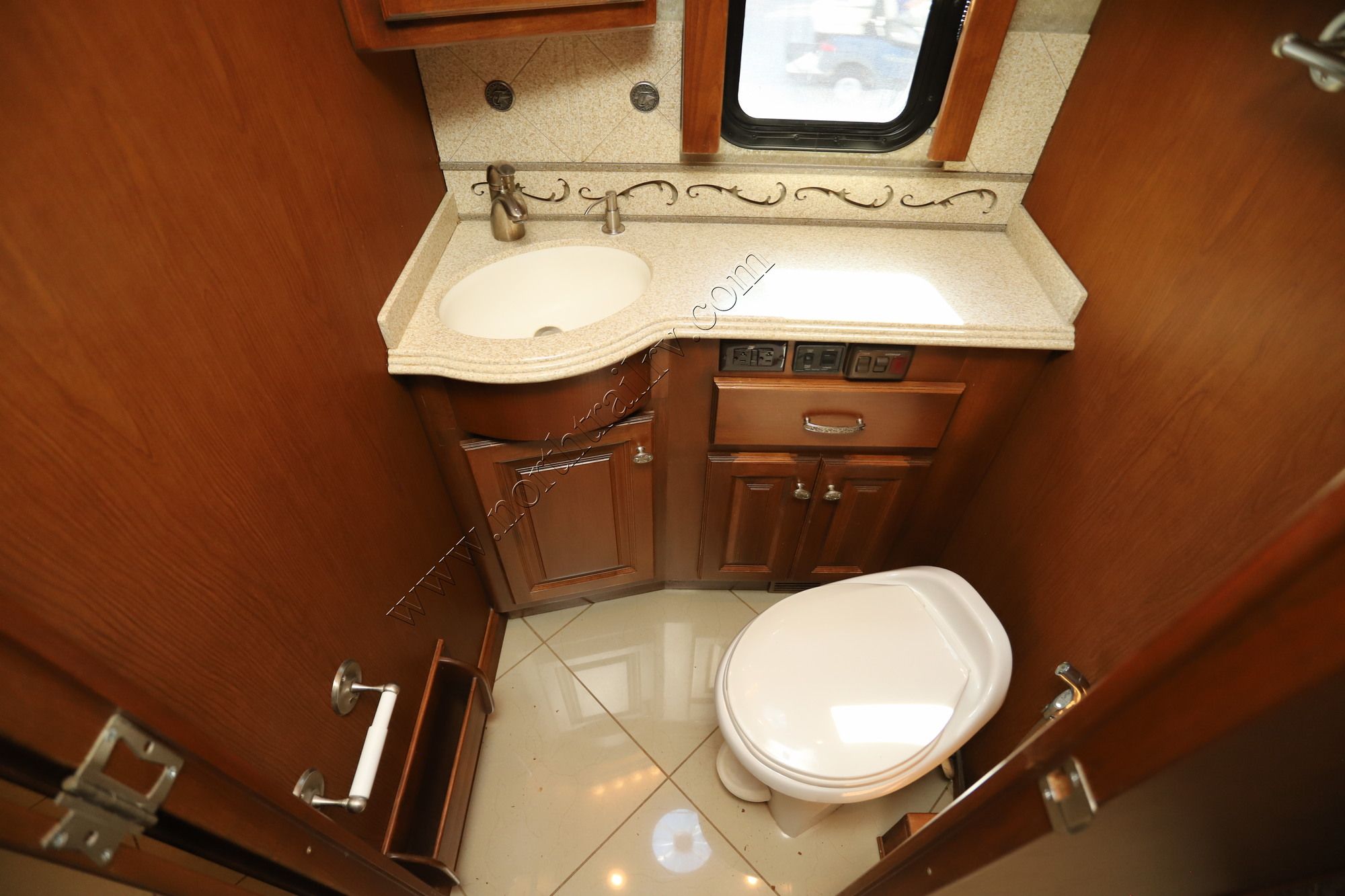 Used 2011 Tiffin Motor Homes Phaeton 42QBH Class A  For Sale