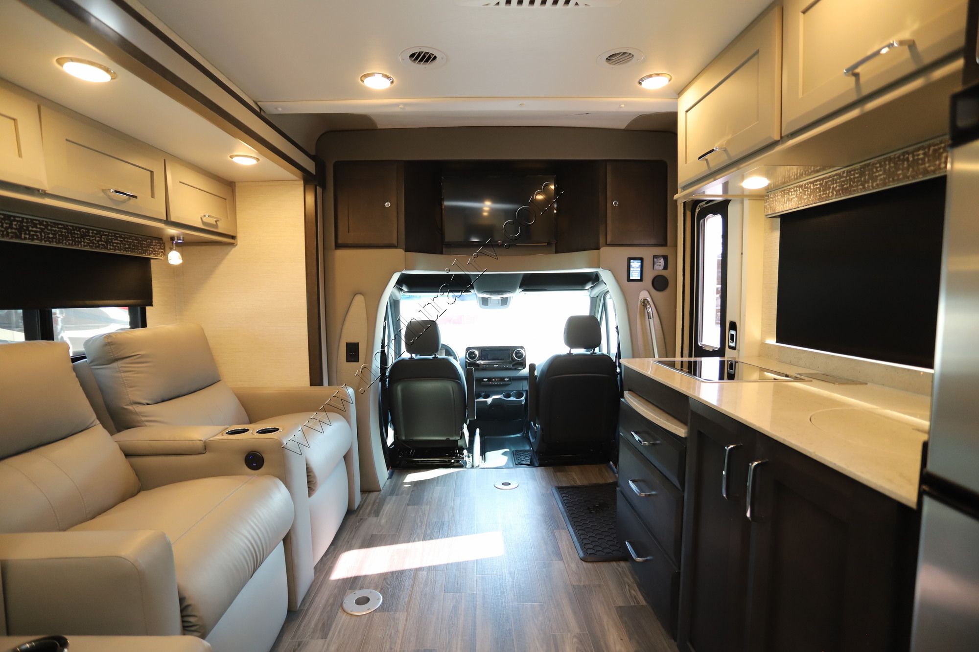 Used 2021 Tiffin Motor Homes Wayfarer 25RW Class C  For Sale