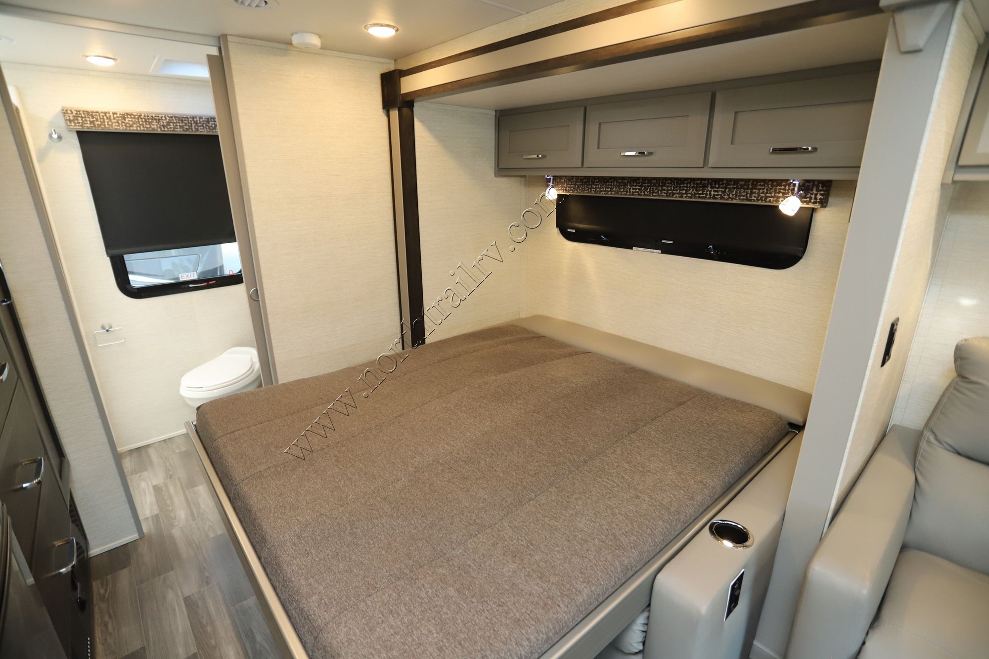 Used 2021 Tiffin Motor Homes Wayfarer 25RW Class C  For Sale