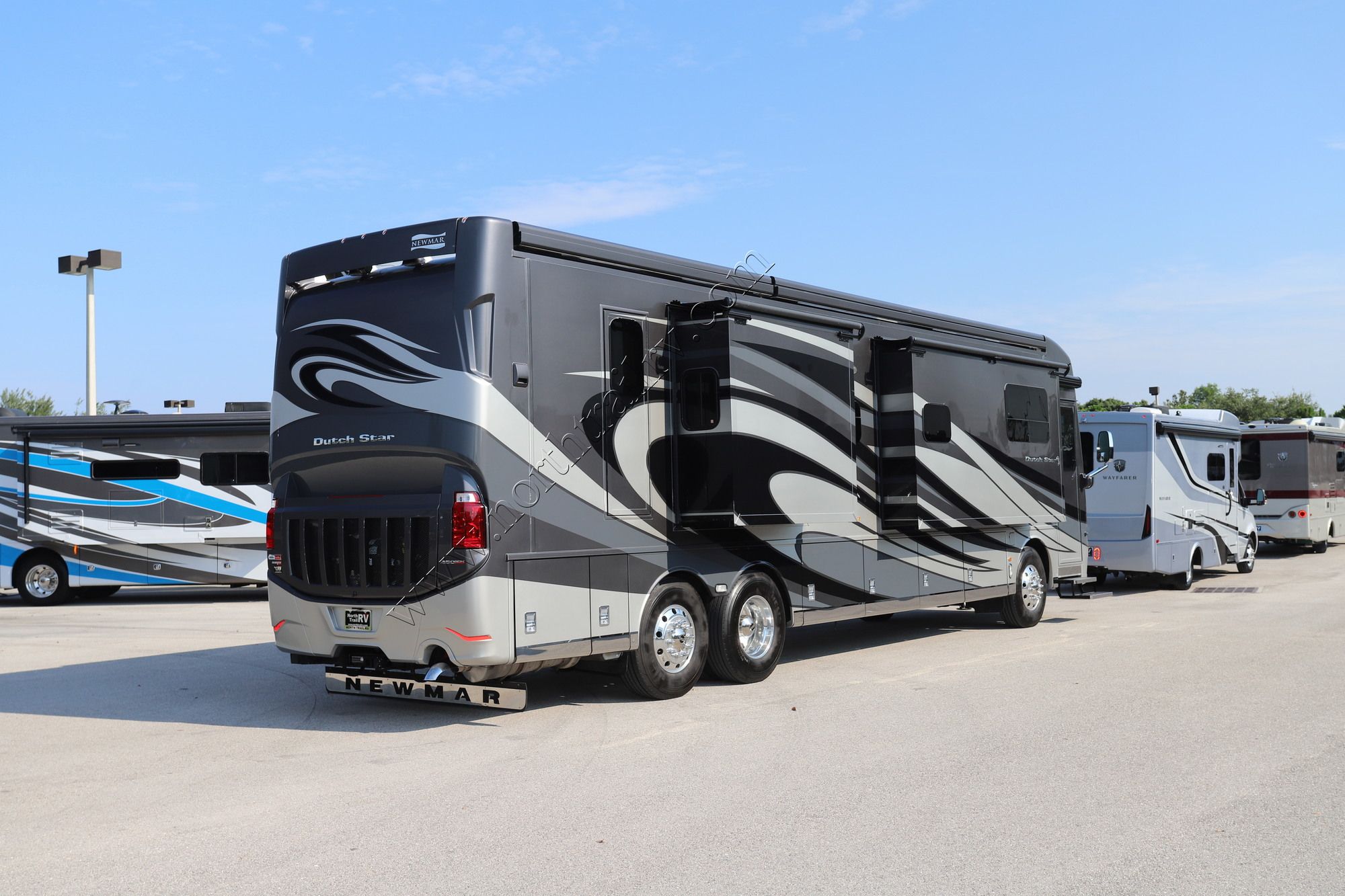 Used 2018 Newmar Dutch Star 4018 Class A  For Sale