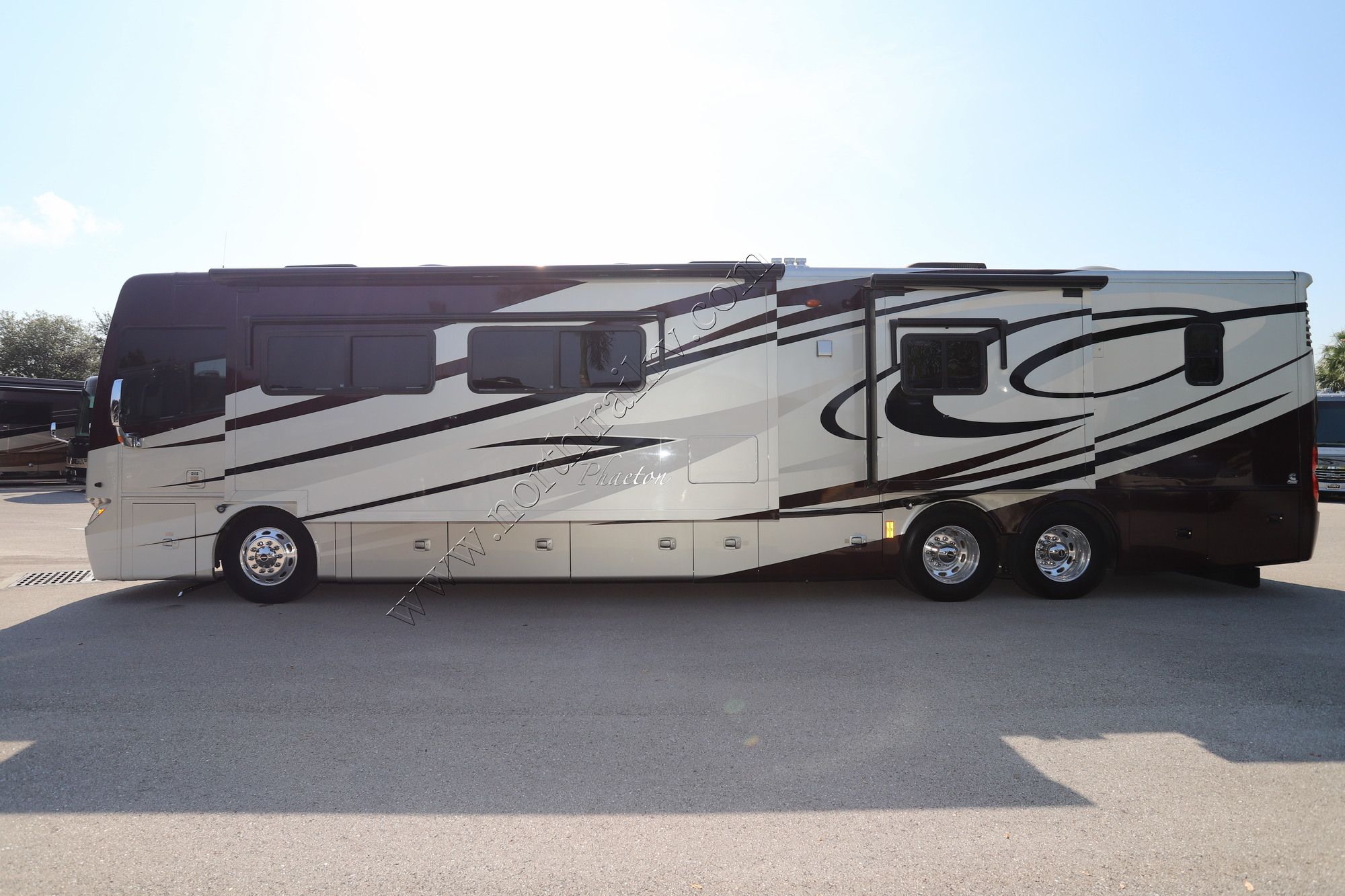 Used 2011 Tiffin Motor Homes Phaeton 42QBH Class A  For Sale