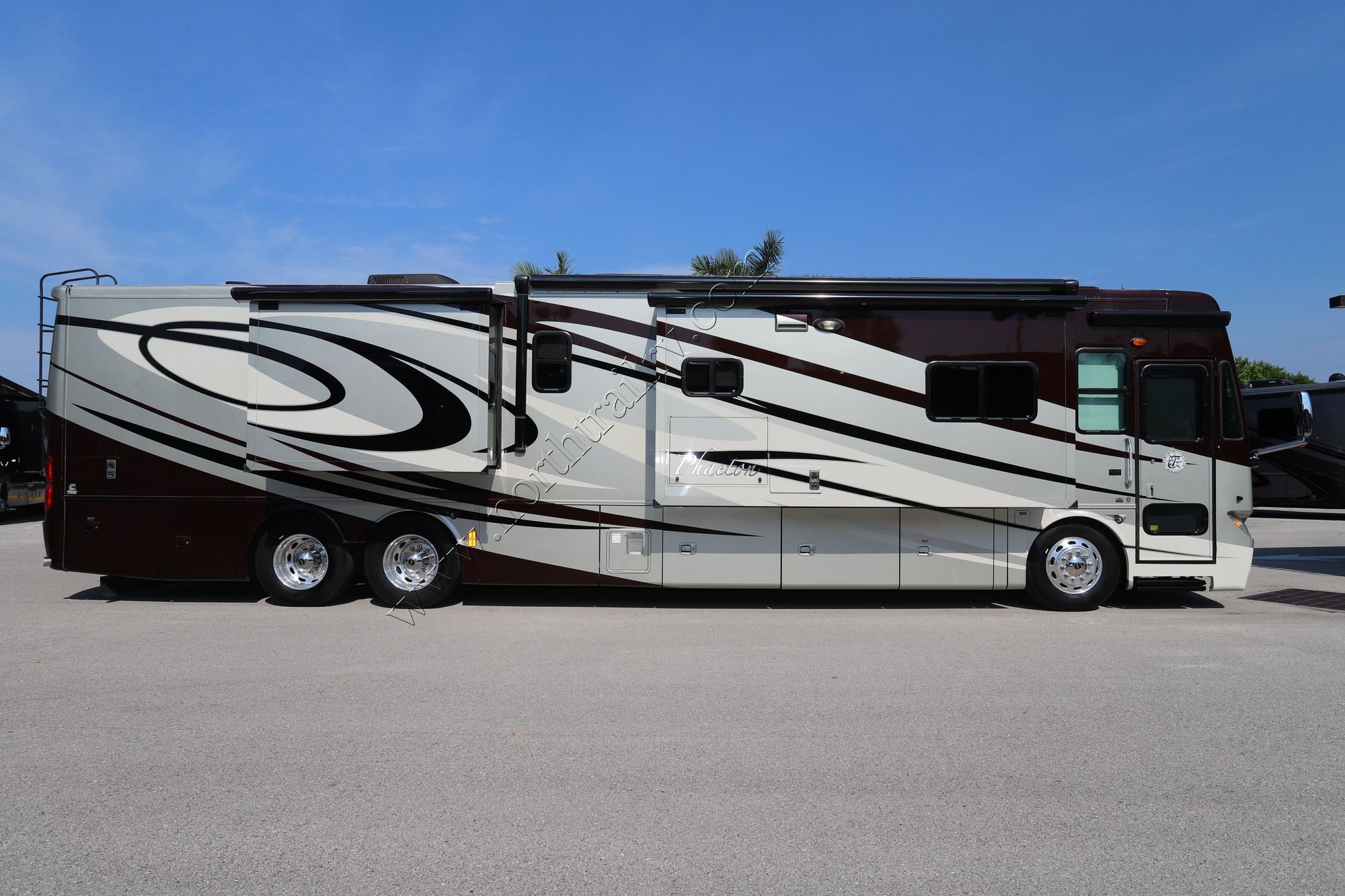 Used 2011 Tiffin Motor Homes Phaeton 42QBH Class A  For Sale