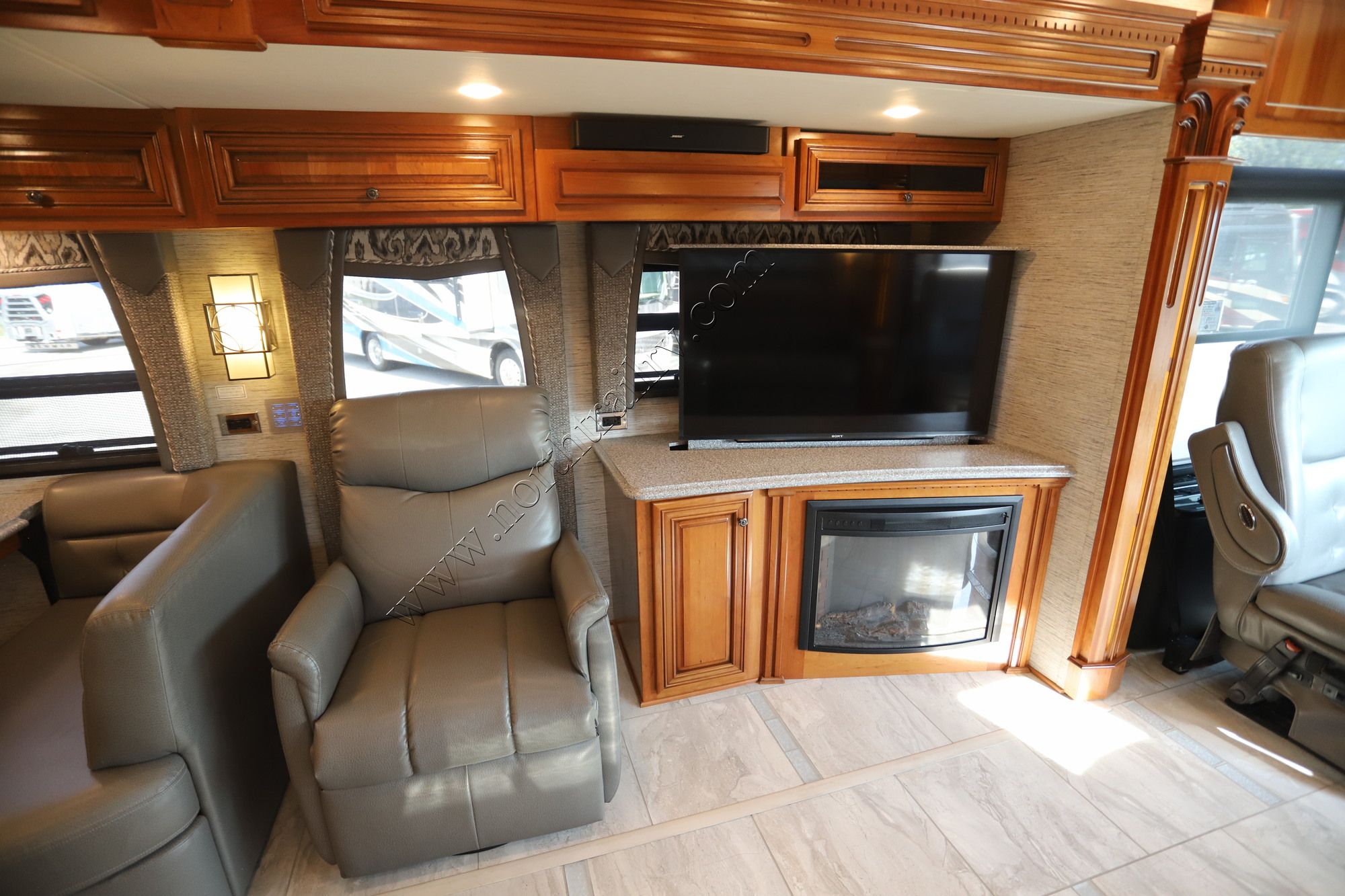 Used 2018 Newmar Dutch Star 4018 Class A  For Sale