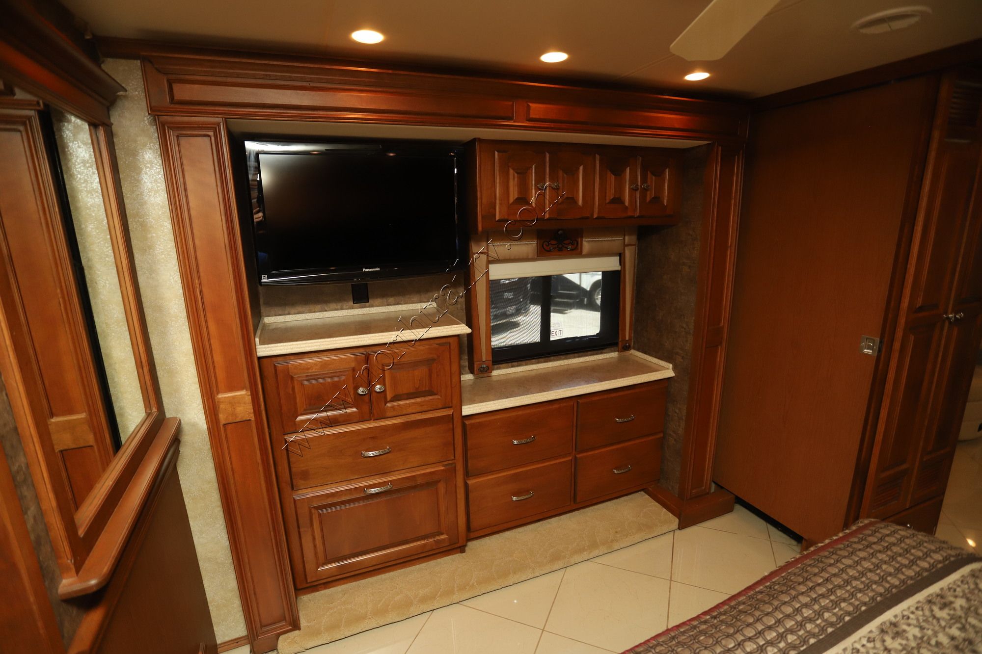 Used 2011 Tiffin Motor Homes Phaeton 42QBH Class A  For Sale