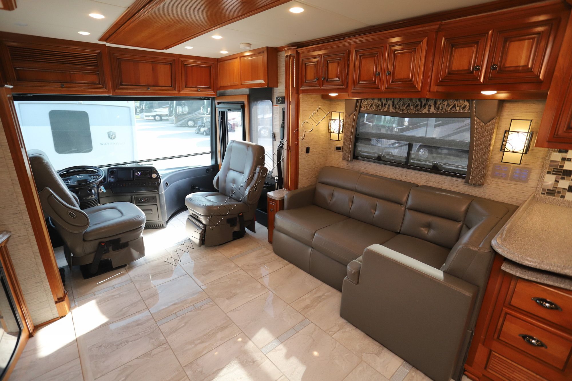 Used 2018 Newmar Dutch Star 4018 Class A  For Sale