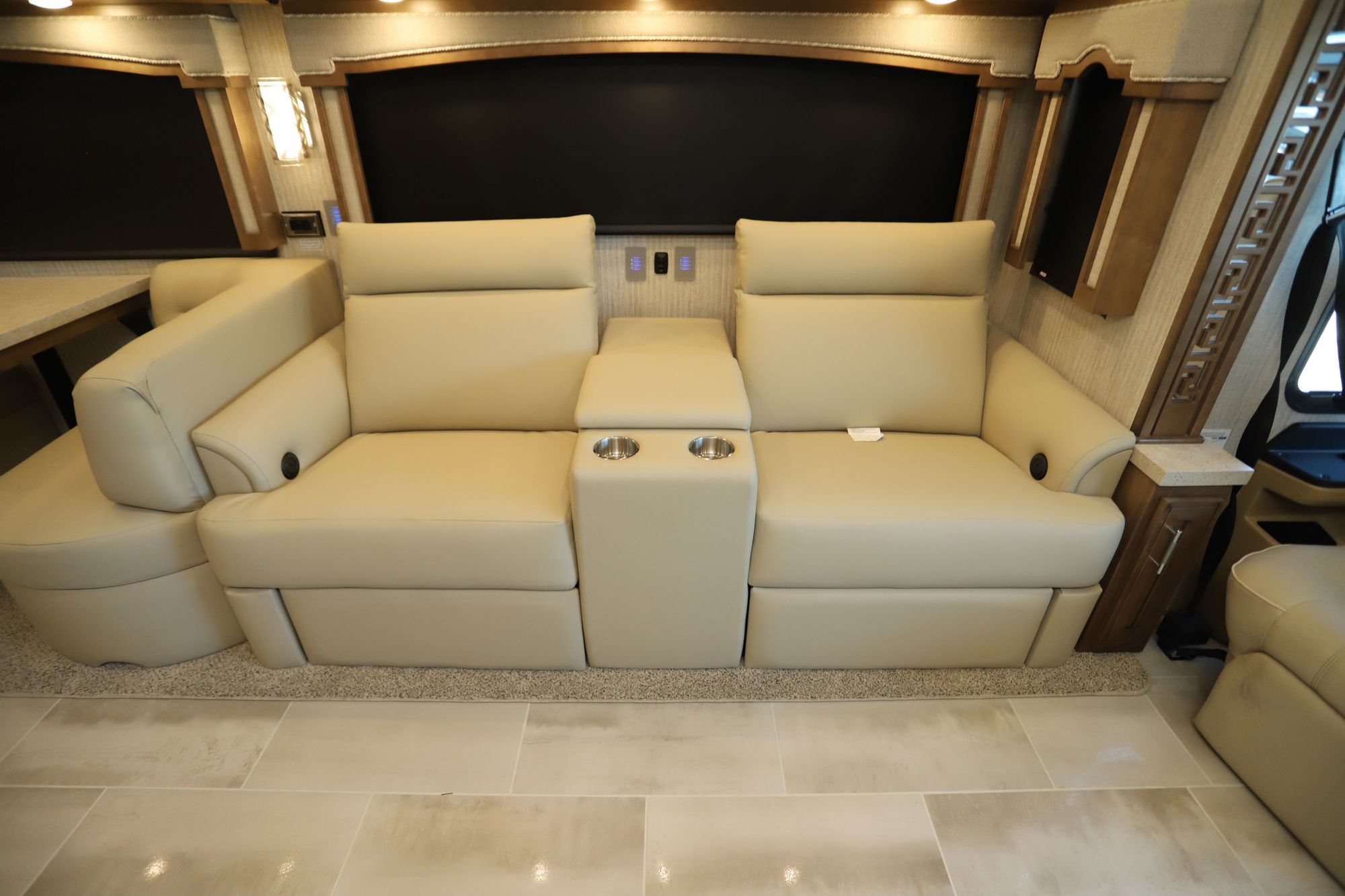 New 2022 Newmar Ventana 4369 Class A  For Sale