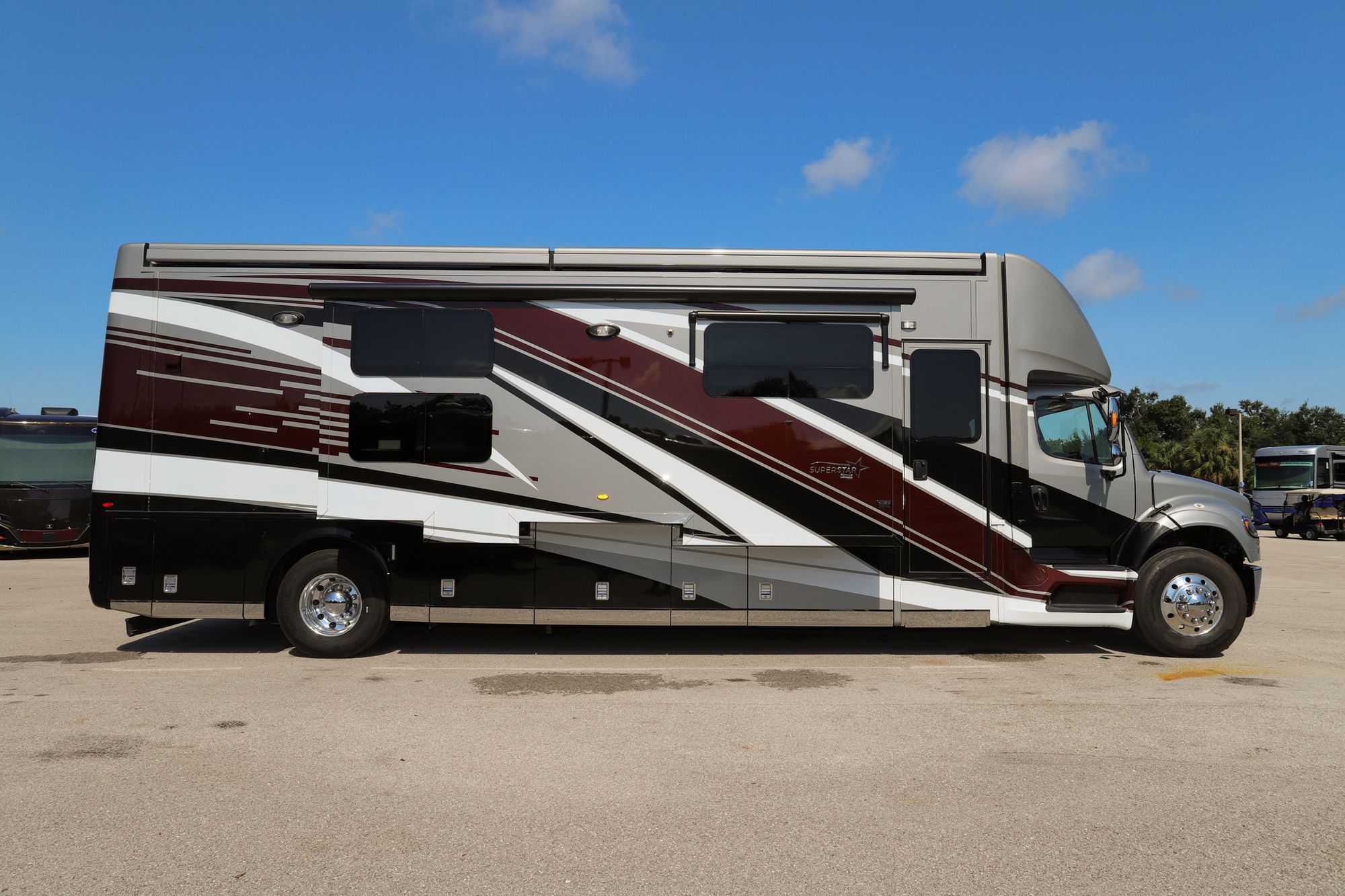 New 2023 Newmar Super Star 3729 Super C  For Sale