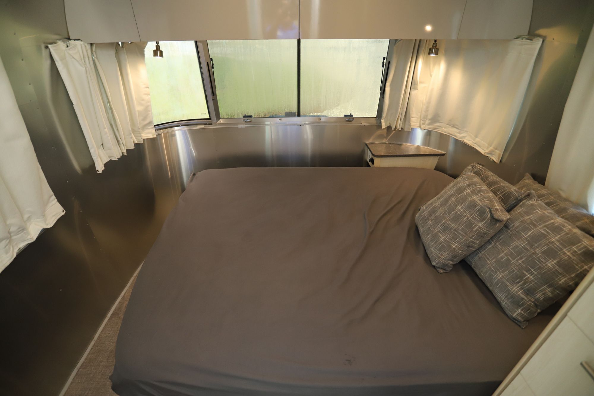 2021 Airstream Flying Cloud 25FB Travel Trailer Used  For Sale