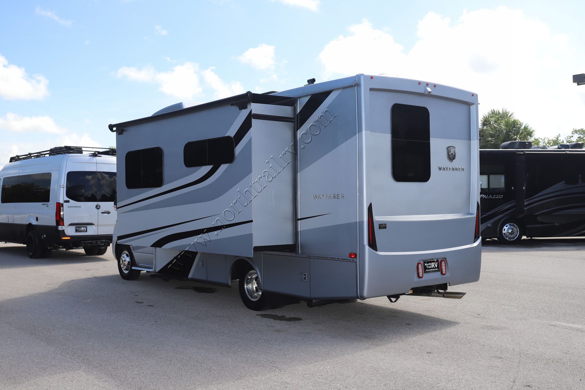 Used 2021 Tiffin Motor Homes Wayfarer 25RW Class C  For Sale