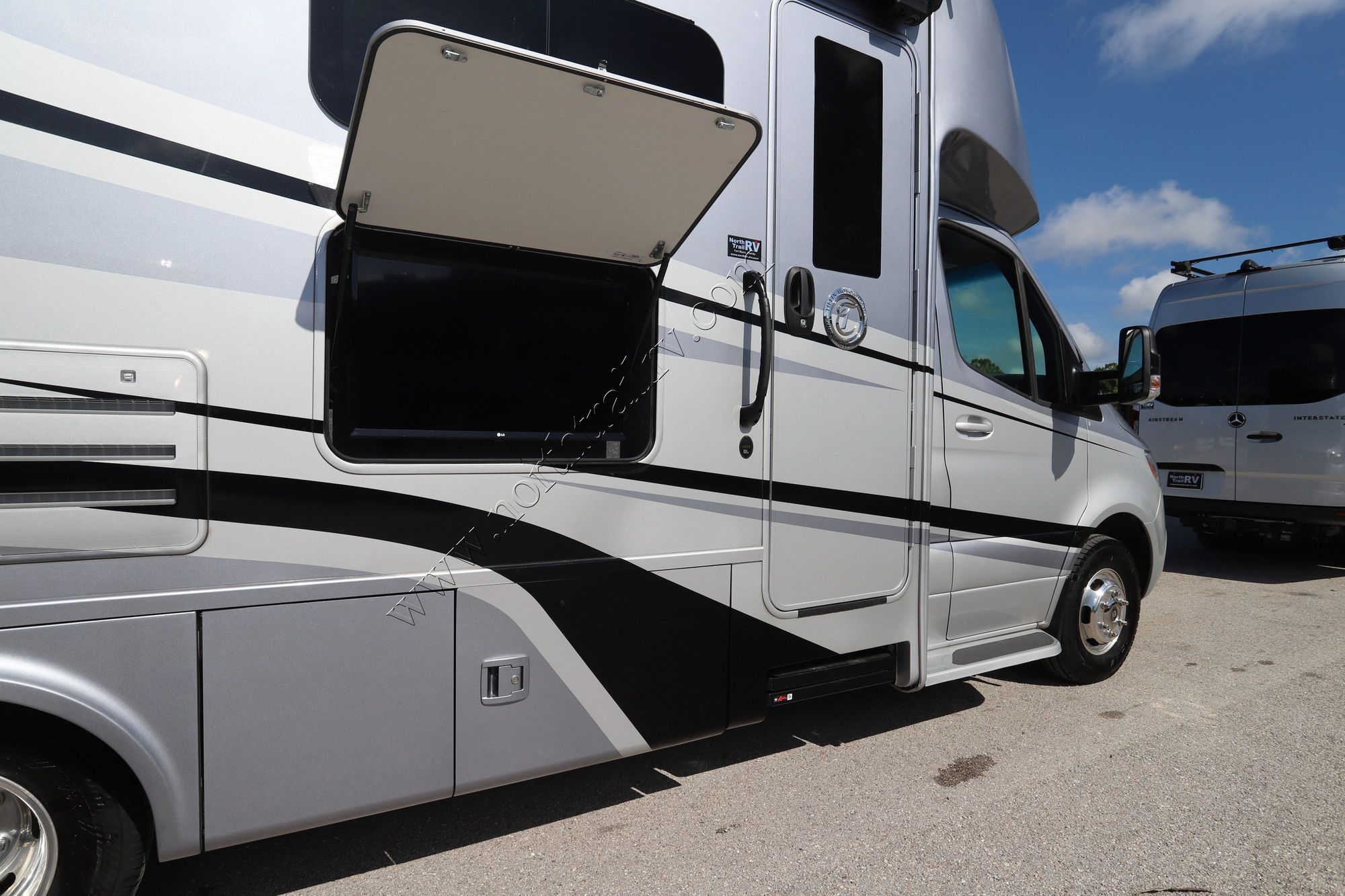 Used 2021 Tiffin Motor Homes Wayfarer 25RW Class C  For Sale