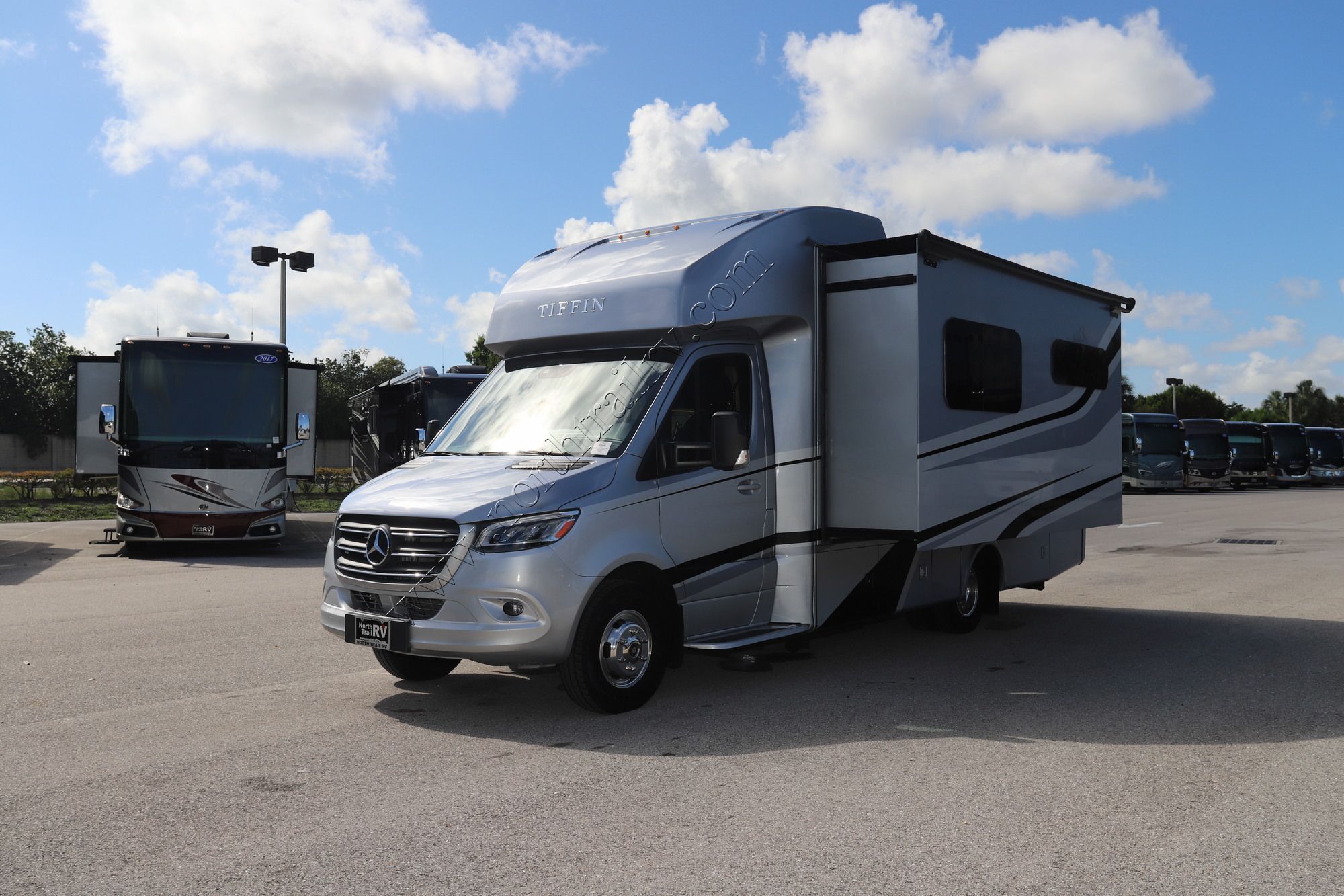 Used 2021 Tiffin Motor Homes Wayfarer 25RW Class C  For Sale