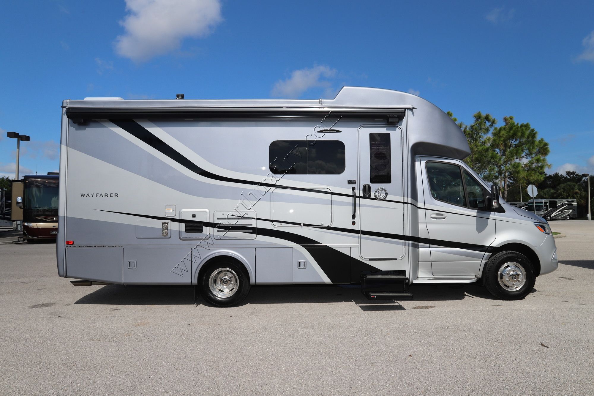 Used 2021 Tiffin Motor Homes Wayfarer 25RW Class C  For Sale