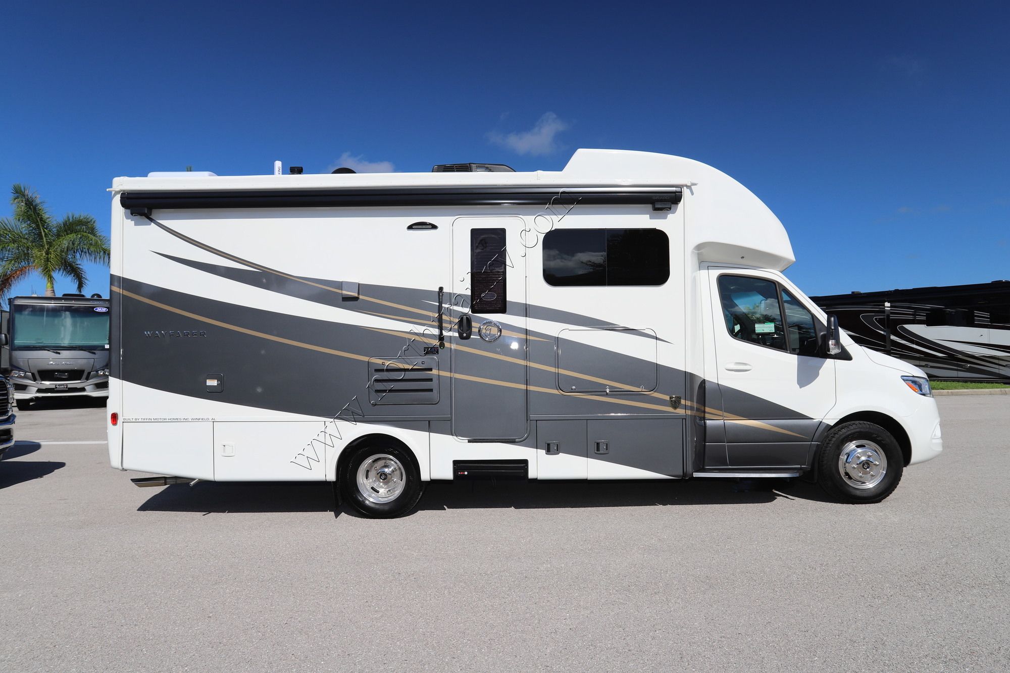 New 2023 Tiffin Motor Homes Wayfarer 25JW Class C  For Sale