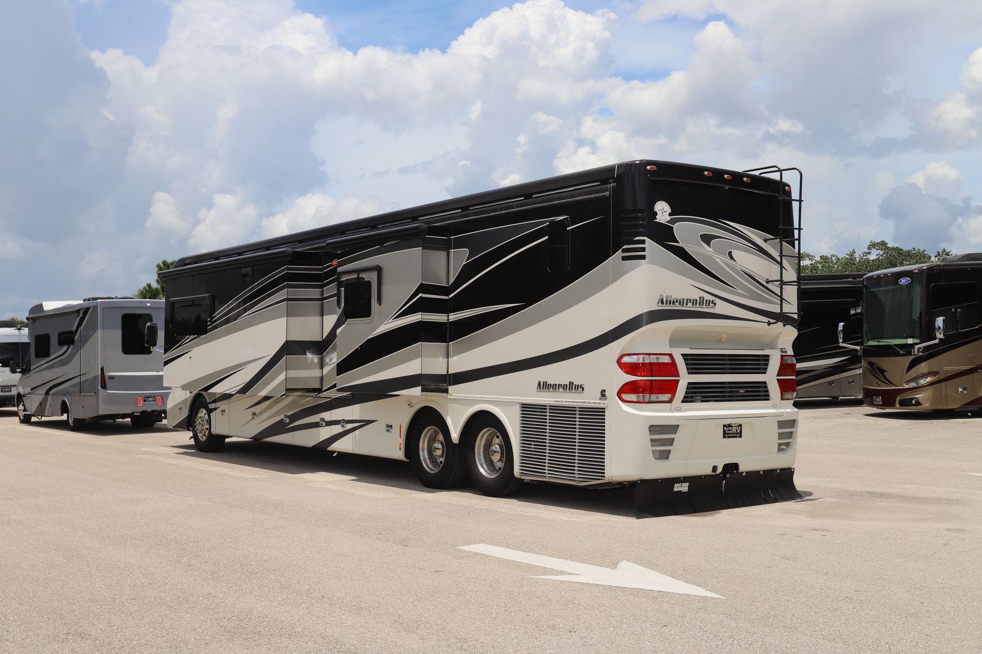 Used 2014 Tiffin Motor Homes Allegro Bus 45LP Class A  For Sale