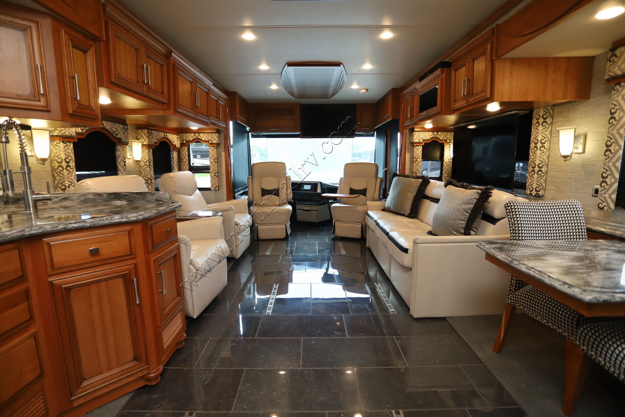 Used 2018 Newmar Ventana 4002 Class A  For Sale