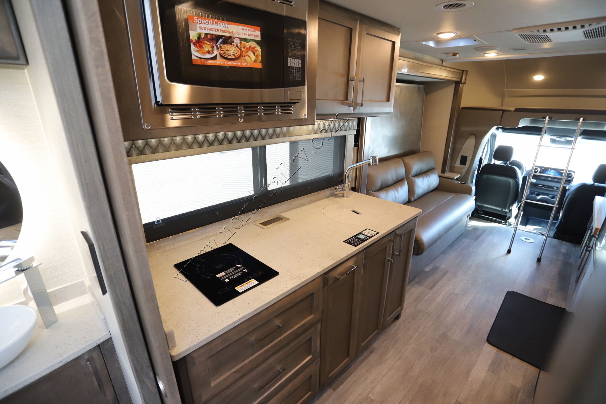 New 2023 Tiffin Motor Homes Wayfarer 25JW Class C  For Sale