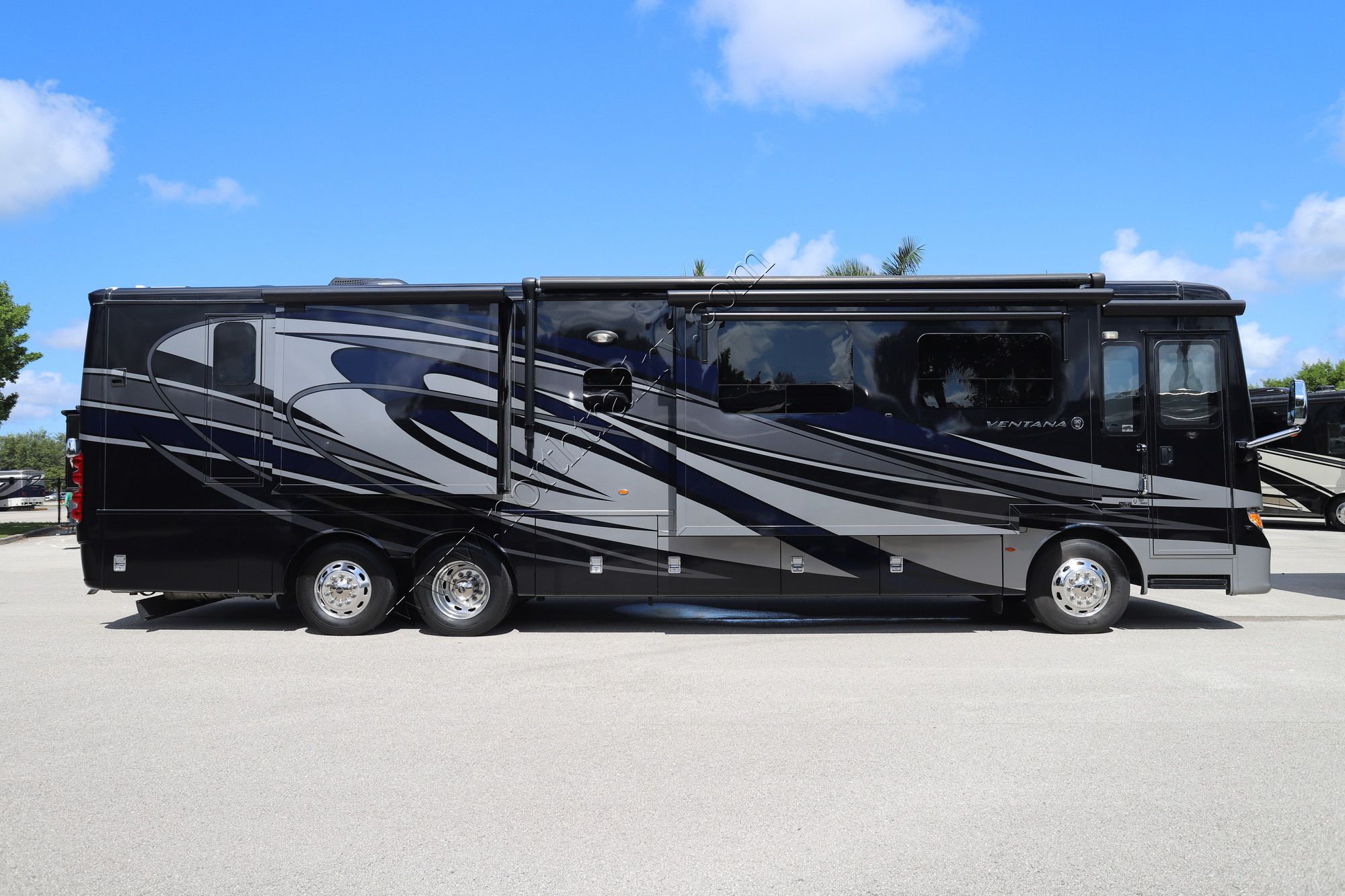 Used 2018 Newmar Ventana 4002 Class A  For Sale