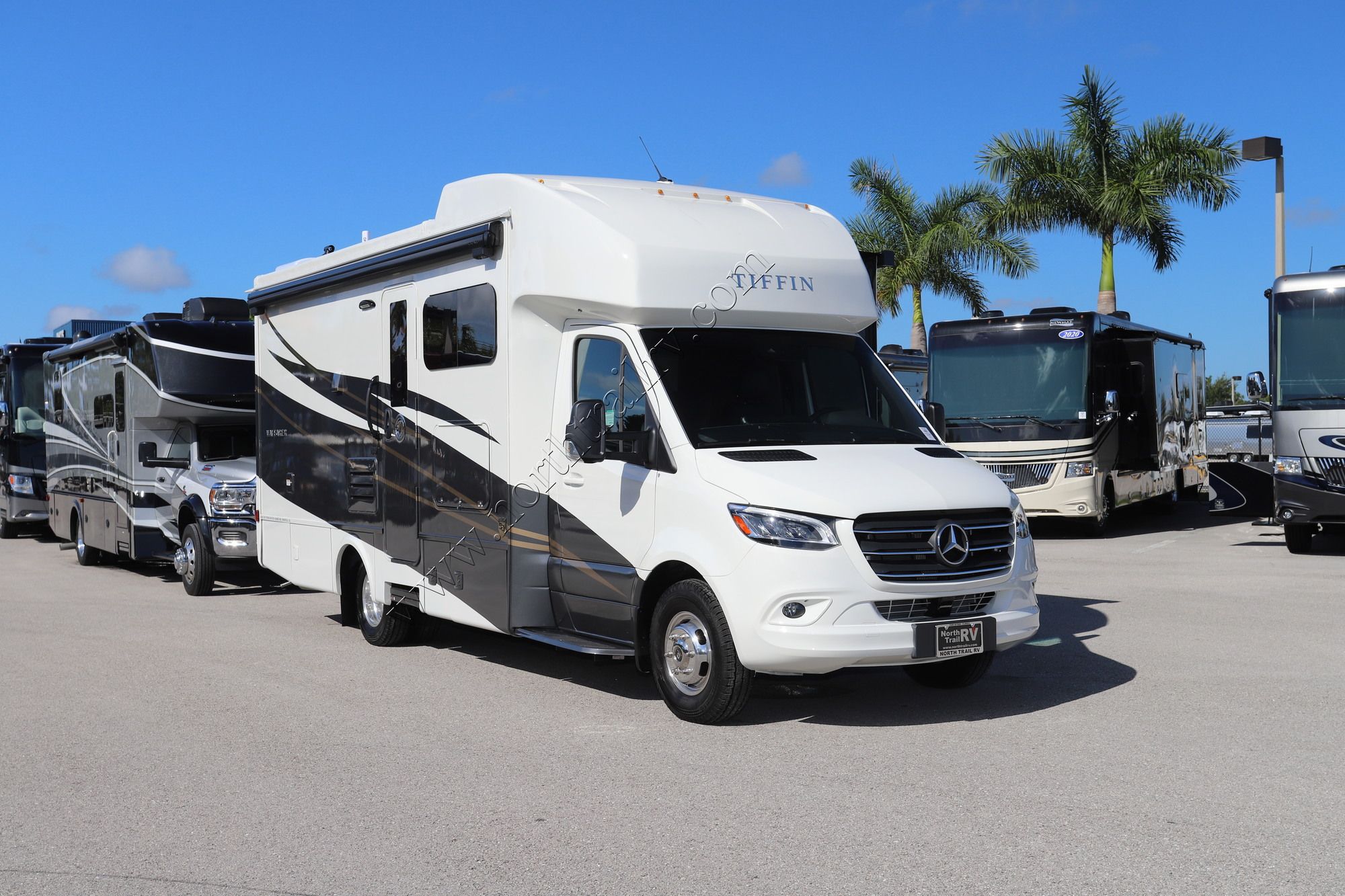 New 2023 Tiffin Motor Homes Wayfarer 25JW Class C  For Sale