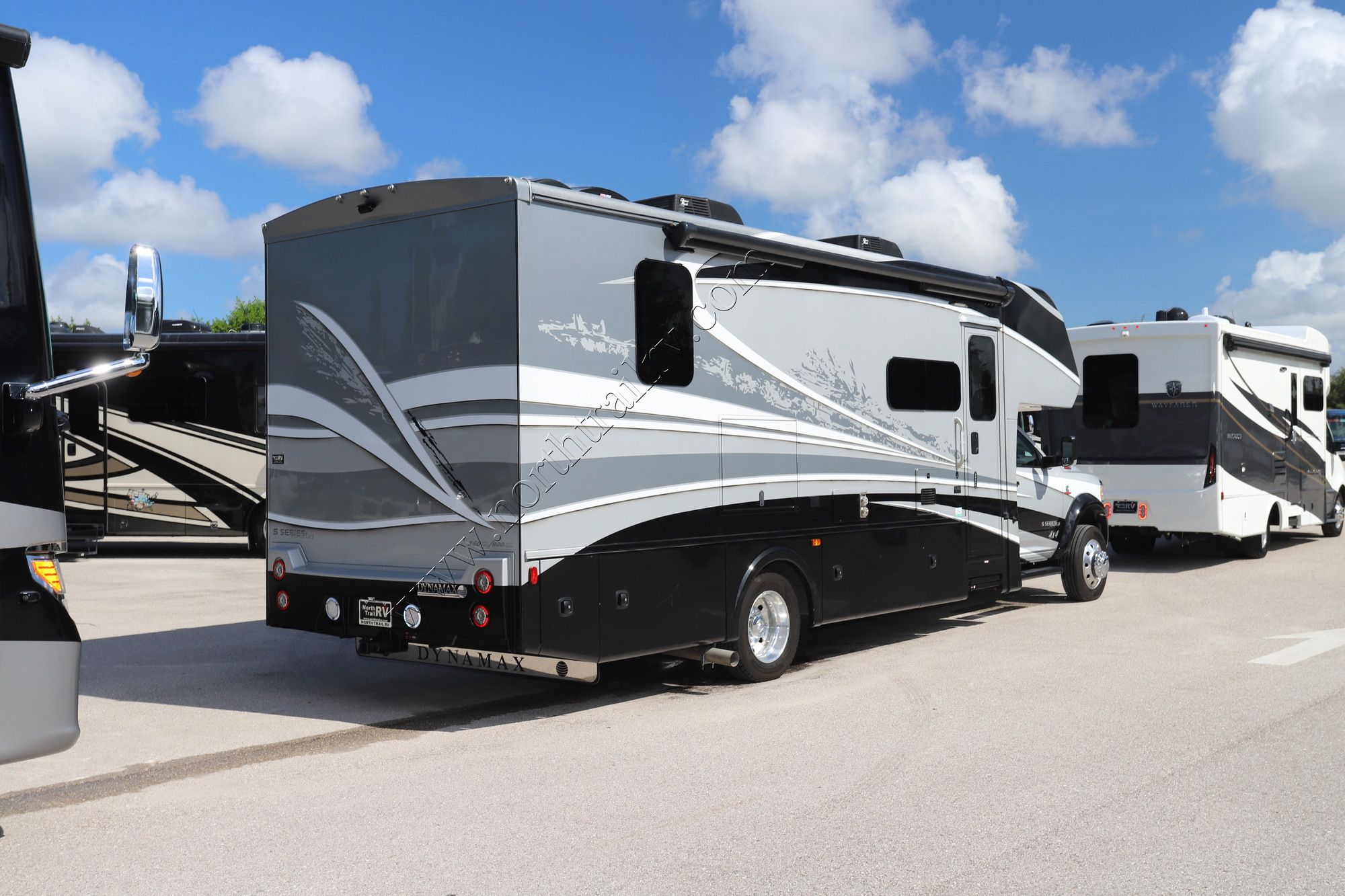 Used 2021 Dynamax Isata 5 30FWD Super C  For Sale