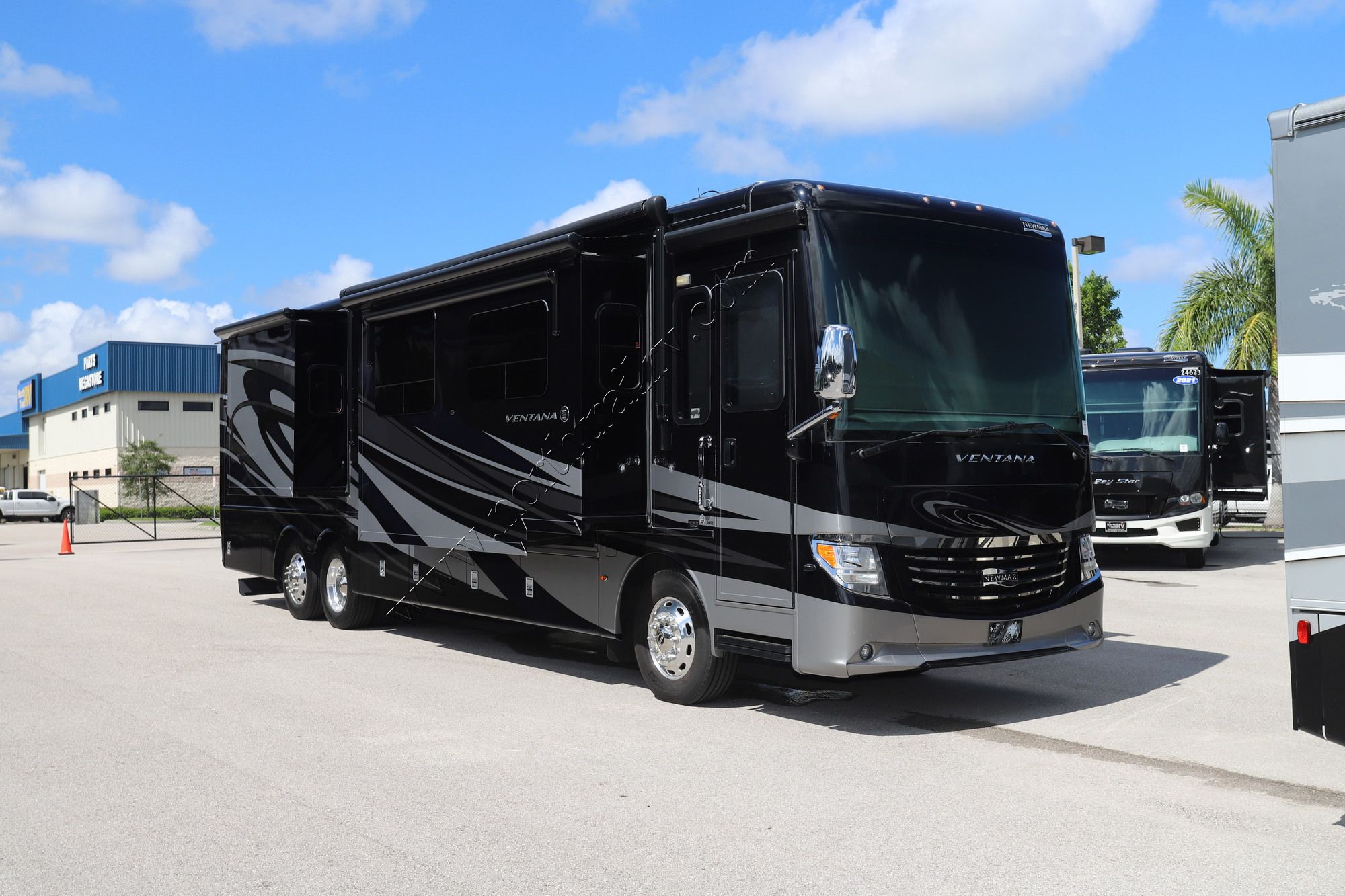 Used 2018 Newmar Ventana 4002 Class A  For Sale