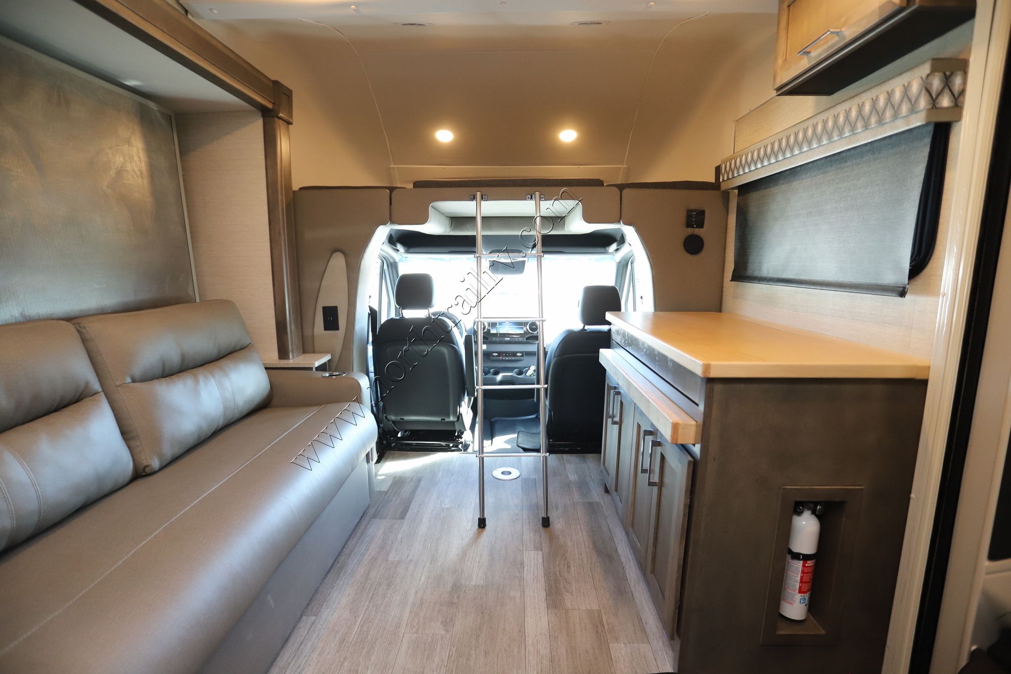 New 2023 Tiffin Motor Homes Wayfarer 25JW Class C  For Sale