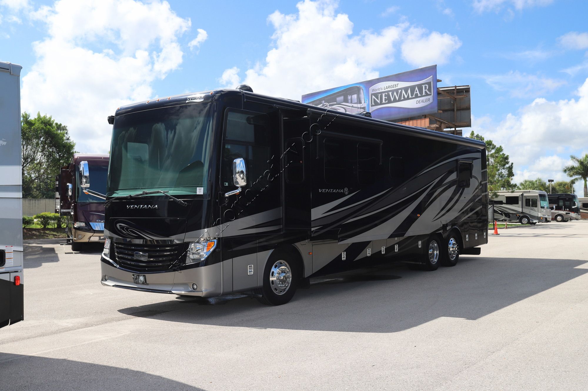 Used 2018 Newmar Ventana 4002 Class A  For Sale