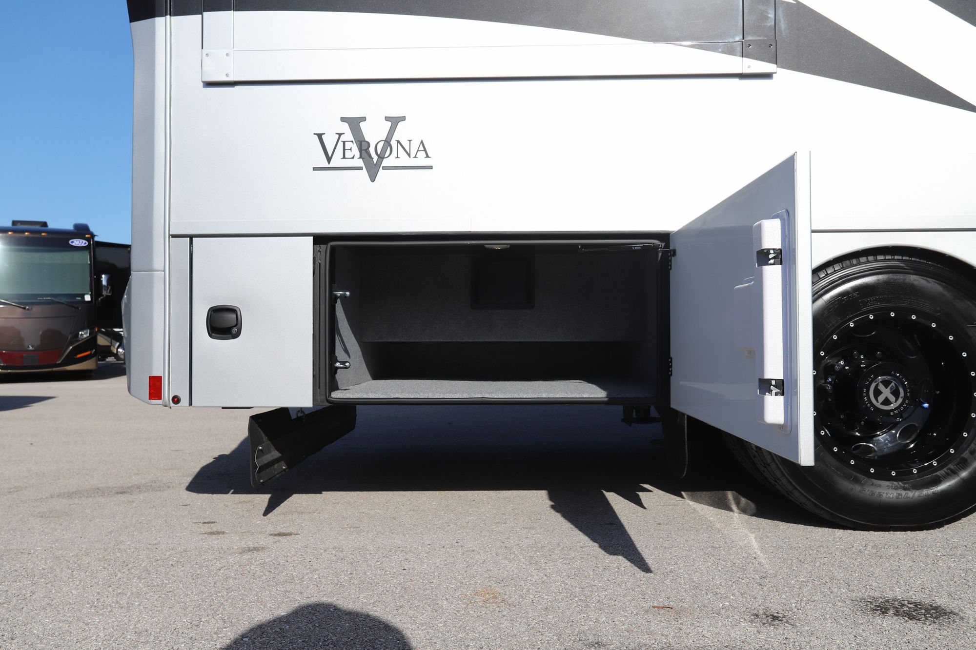 New 2023 Renegade Rv Verona 36VSB Super C  For Sale