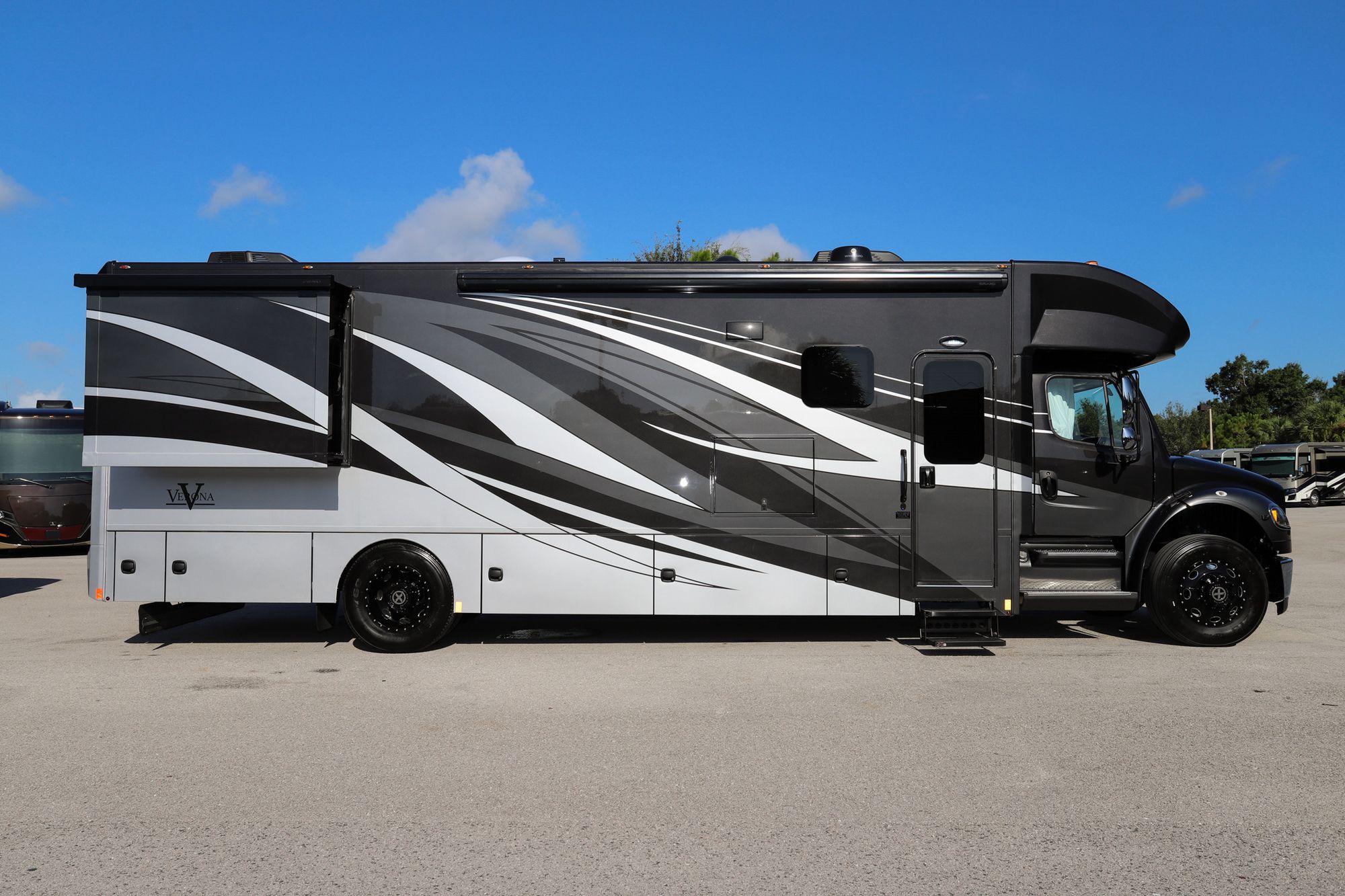 New 2023 Renegade Rv Verona 36VSB Super C  For Sale