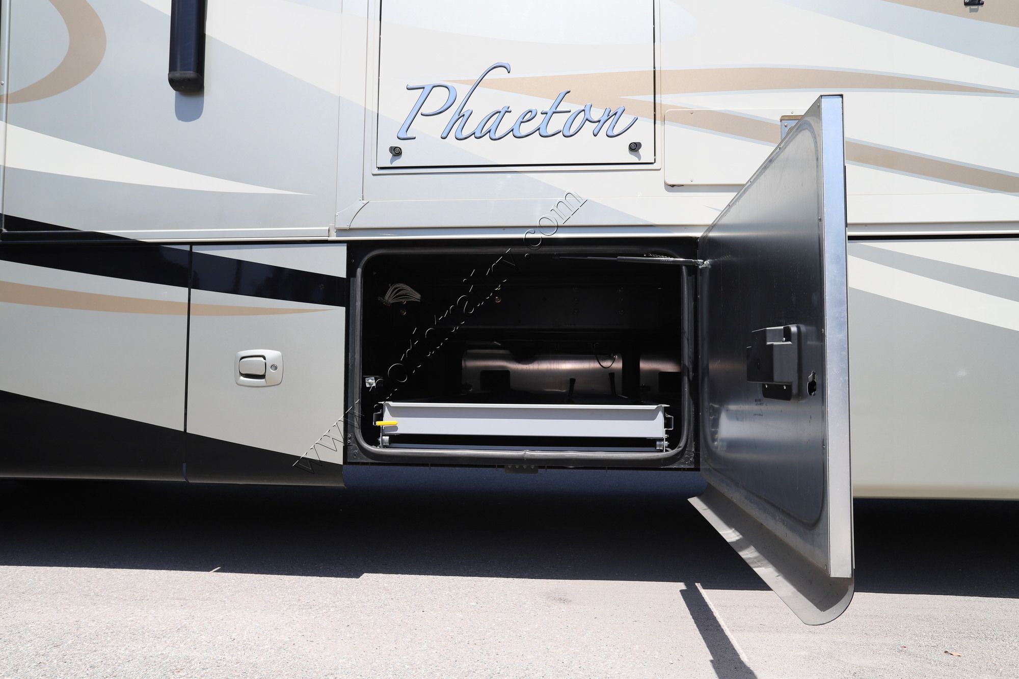 Used 2011 Tiffin Motor Homes Phaeton 40QBH Class A  For Sale