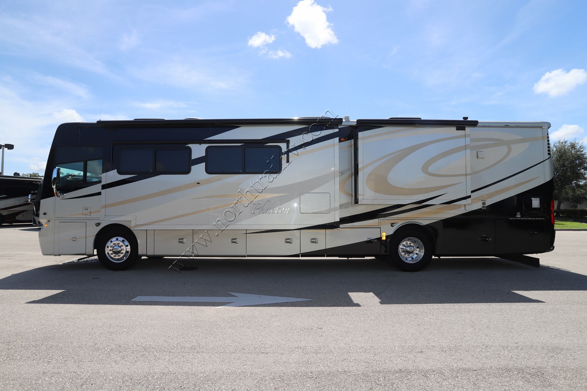 Used 2011 Tiffin Motor Homes Phaeton 40QBH Class A  For Sale