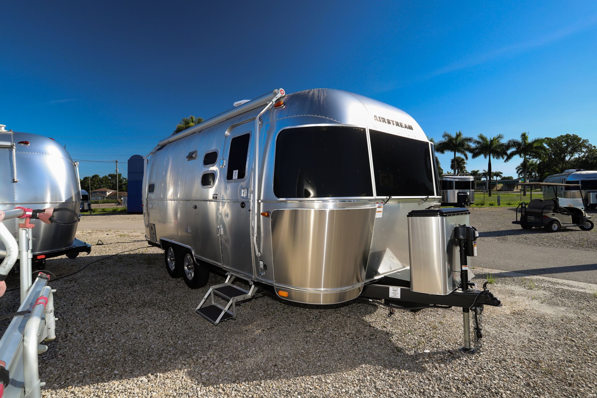 New 2022 Airstream Flying Cloud 23CBB Travel Trailer  For Sale