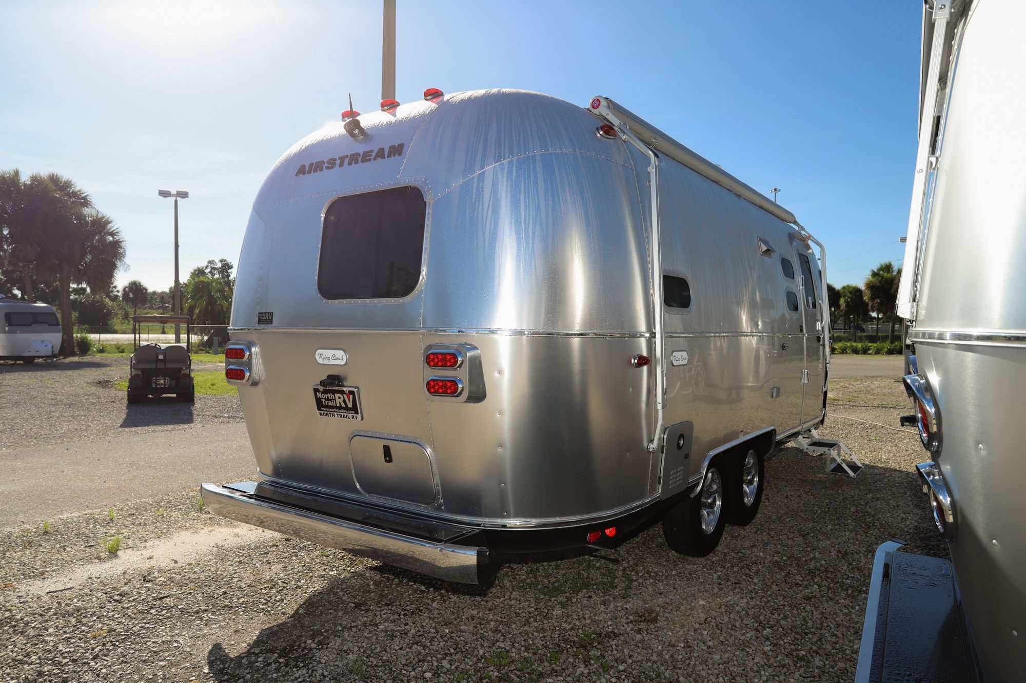 New 2022 Airstream Flying Cloud 23CBB Travel Trailer  For Sale