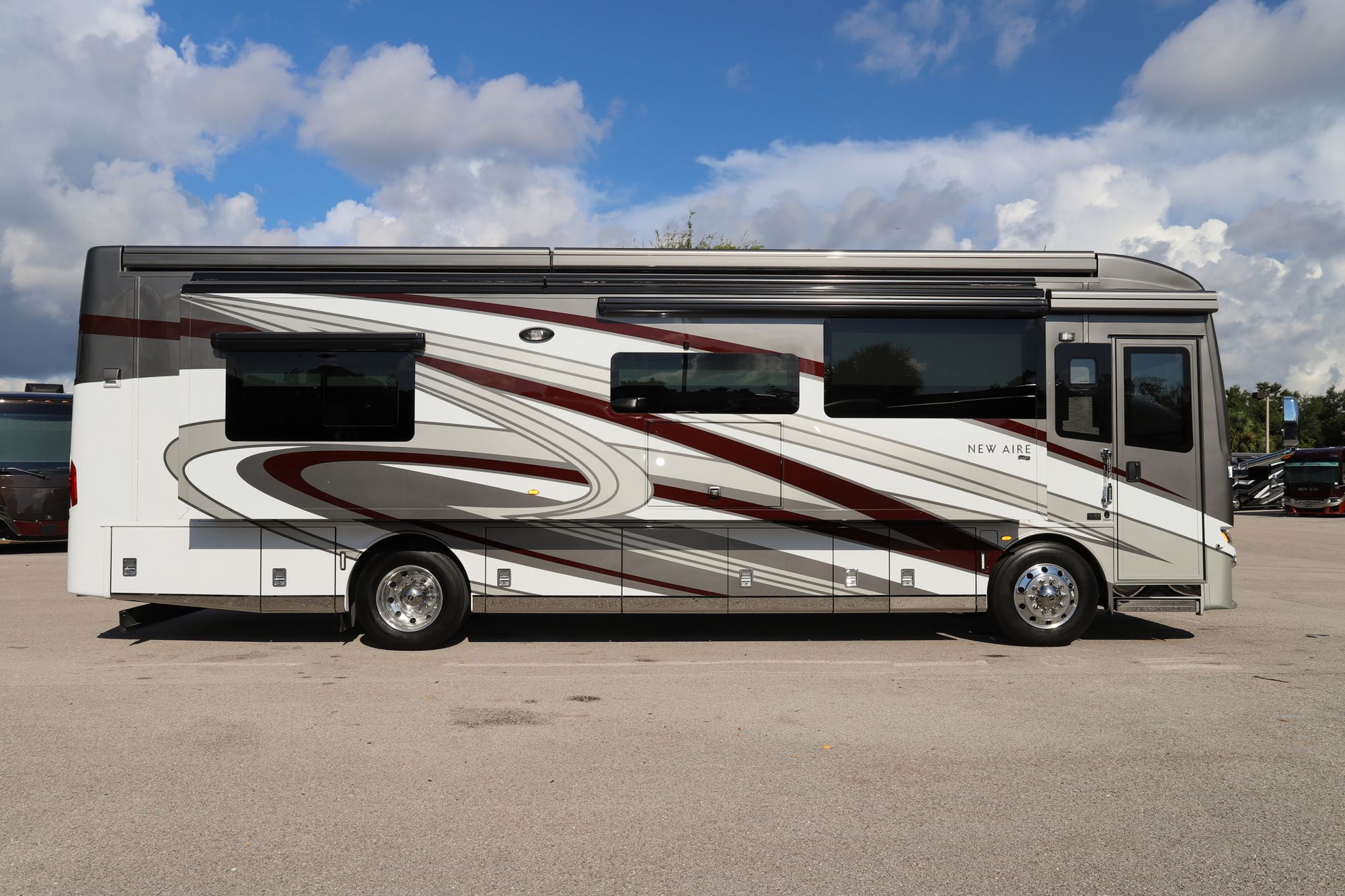 Used 2022 Newmar New Aire 3543 Class A  For Sale