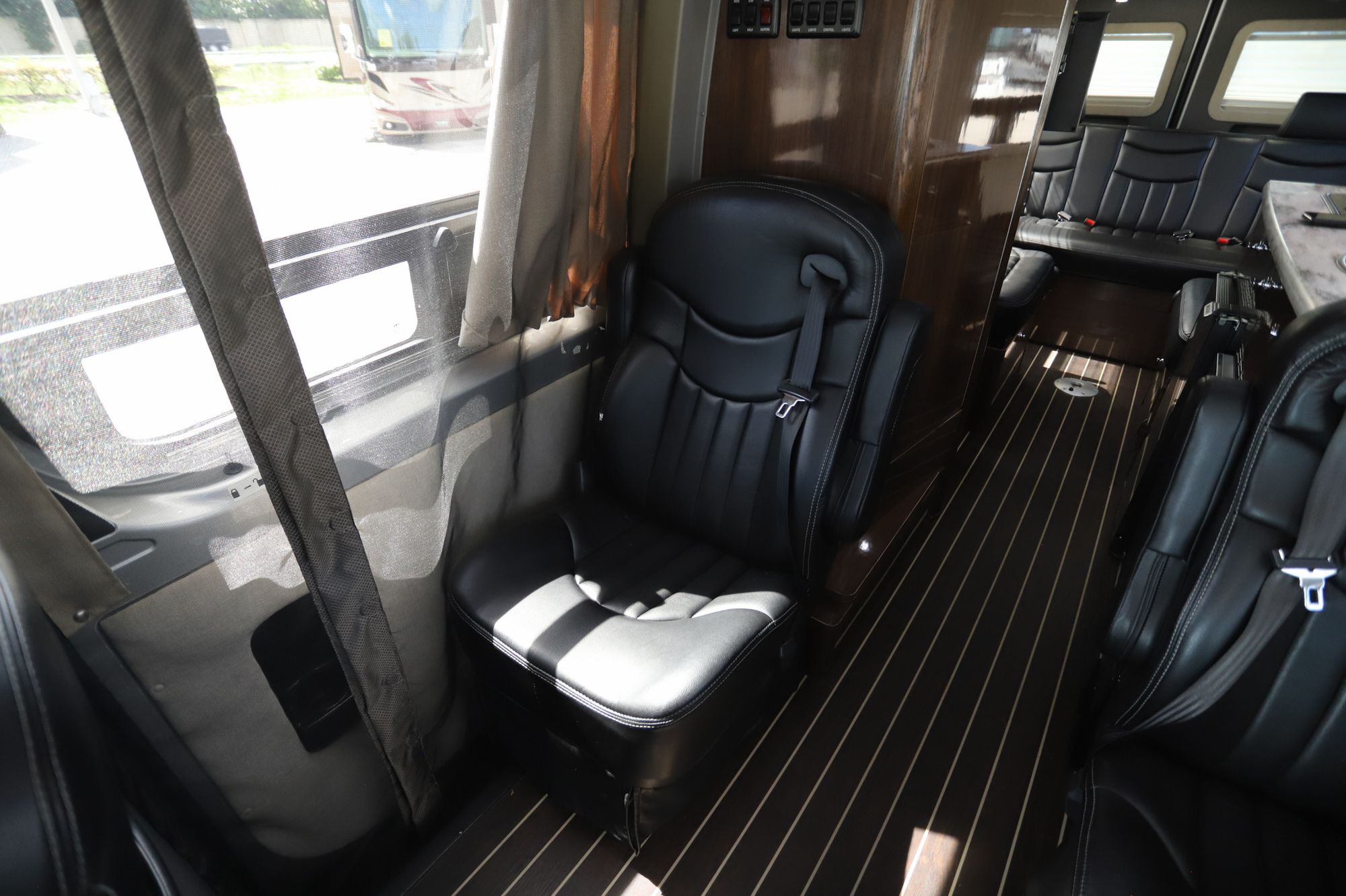 Used 2015 Airstream Interstate EXT LOUNGE Class B  For Sale