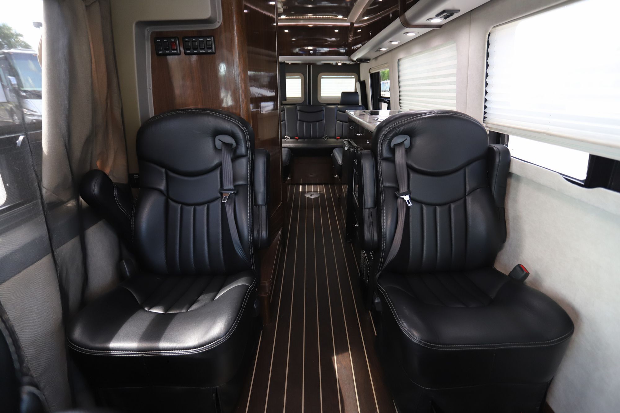 Used 2015 Airstream Interstate EXT LOUNGE Class B  For Sale