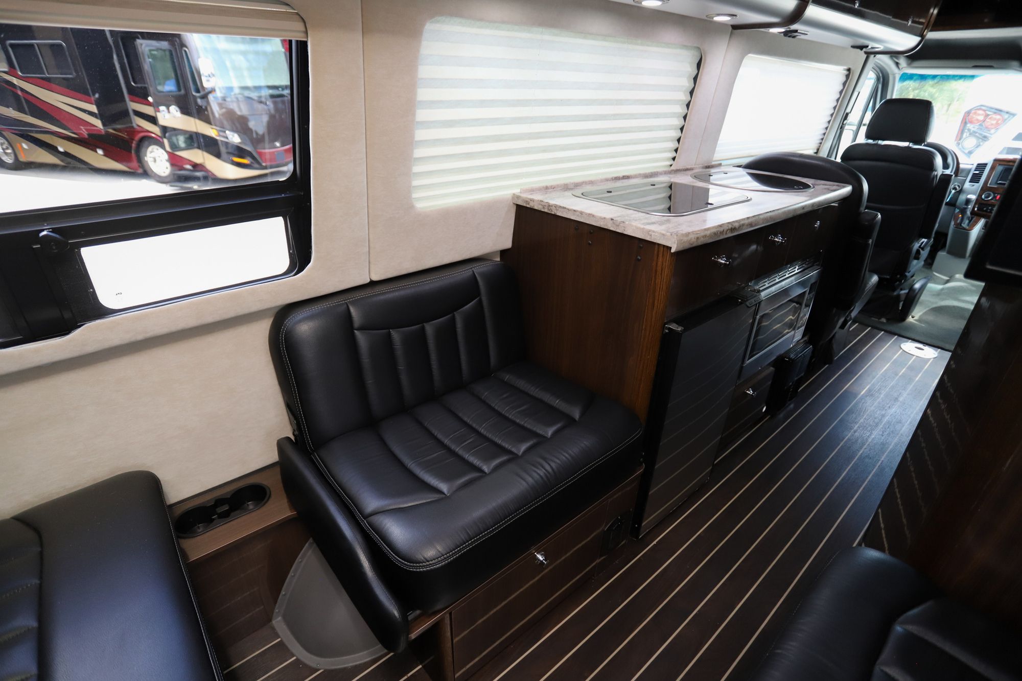 Used 2015 Airstream Interstate EXT LOUNGE Class B  For Sale