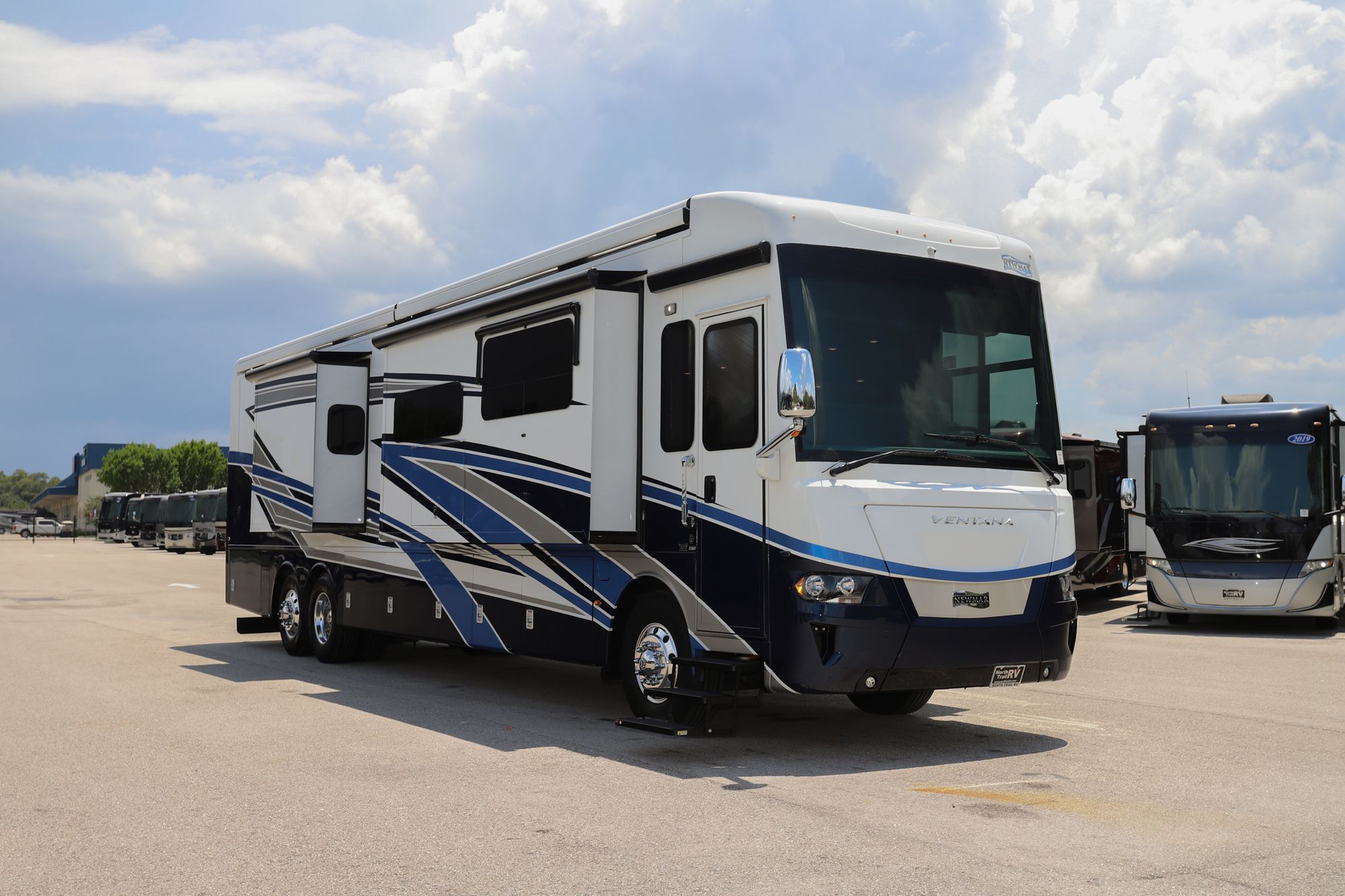 Used 2022 Newmar Ventana 4369 Class A  For Sale