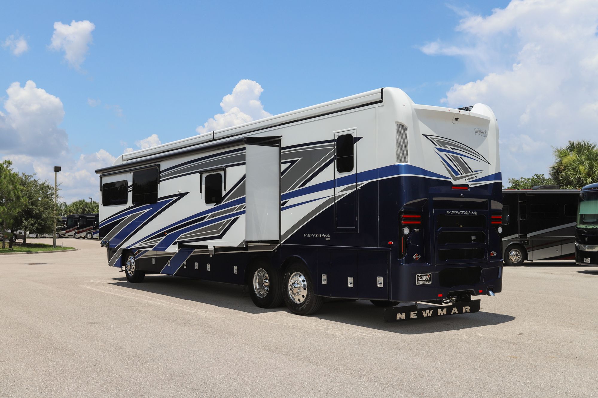 Used 2022 Newmar Ventana 4369 Class A  For Sale