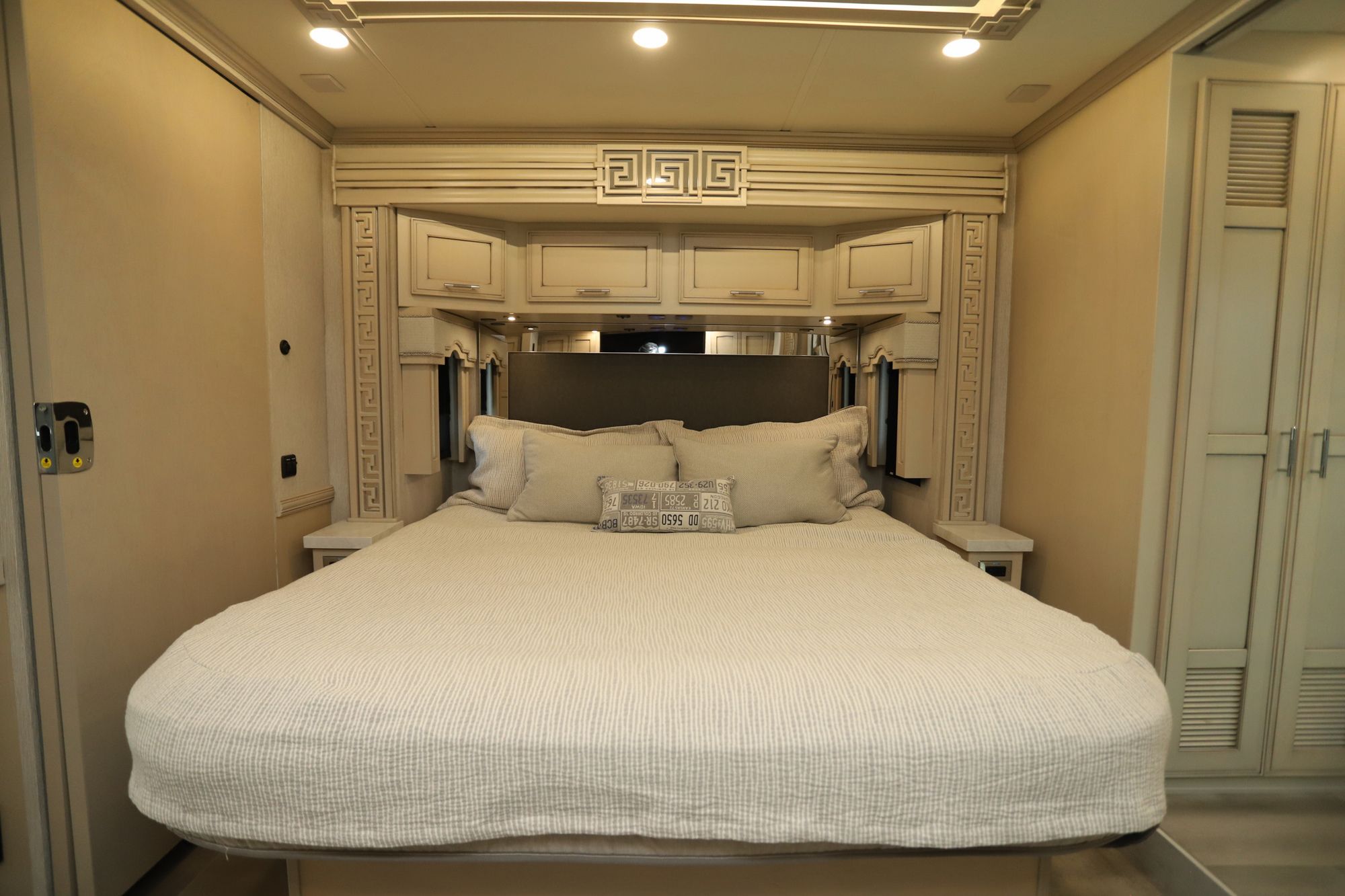 Used 2022 Newmar Ventana 4369 Class A  For Sale