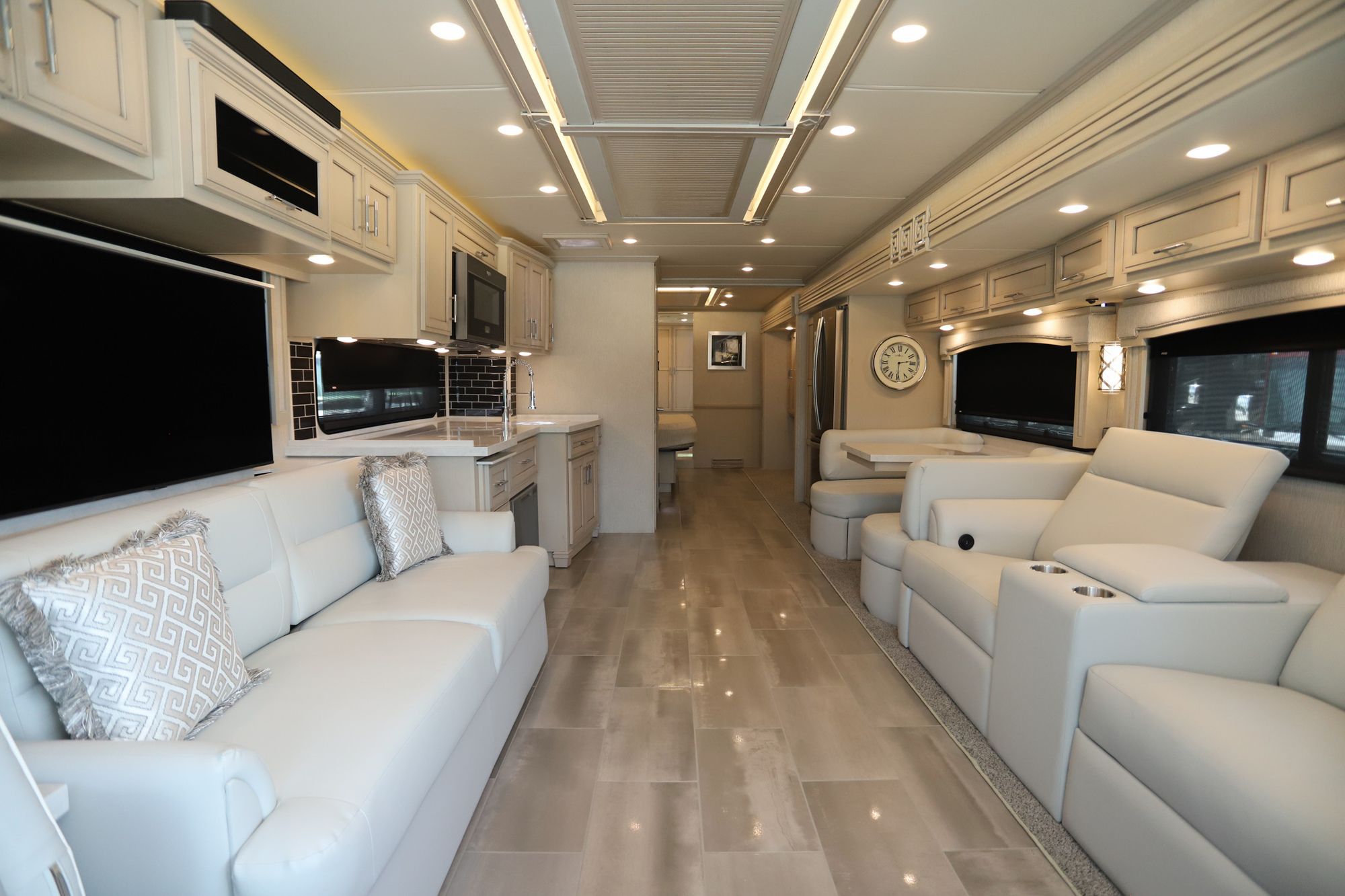 Used 2022 Newmar Ventana 4369 Class A  For Sale