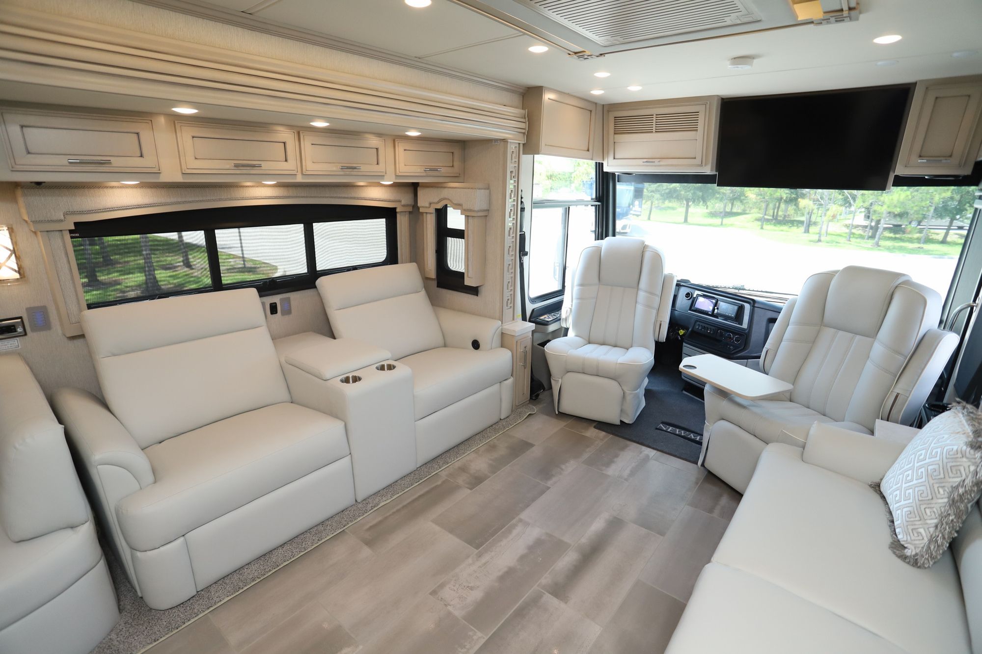 Used 2022 Newmar Ventana 4369 Class A  For Sale