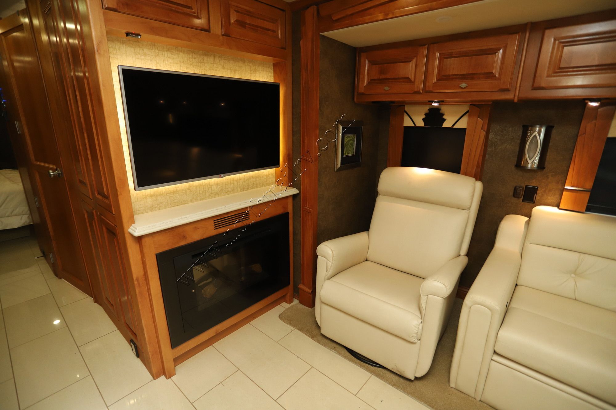 Used 2015 Tiffin Motor Homes Phaeton 40AH Class A  For Sale