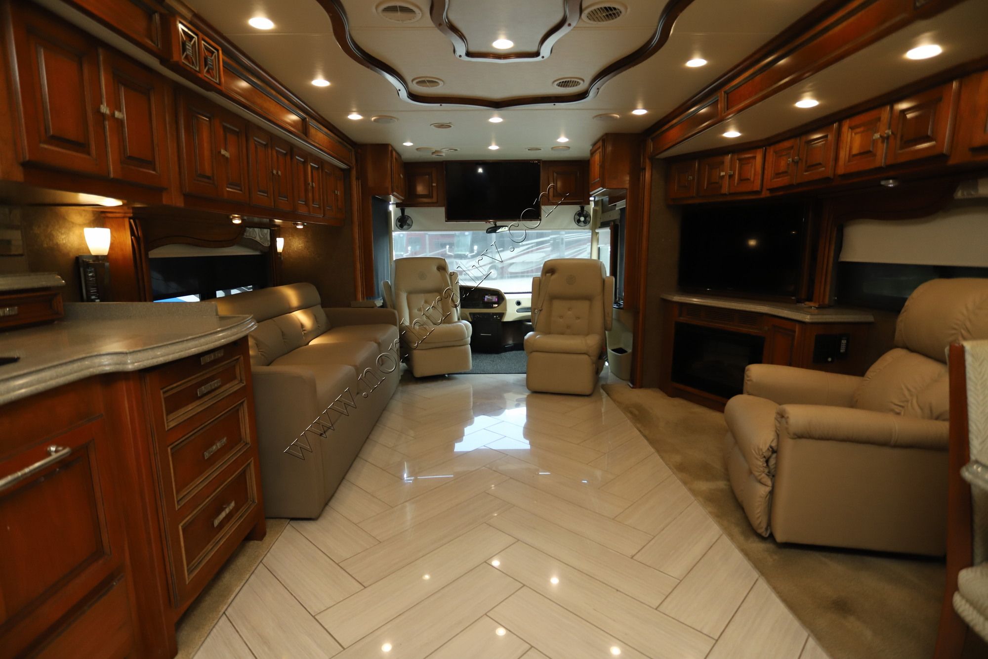 Used 2014 Tiffin Motor Homes Allegro Bus 45LP Class A  For Sale