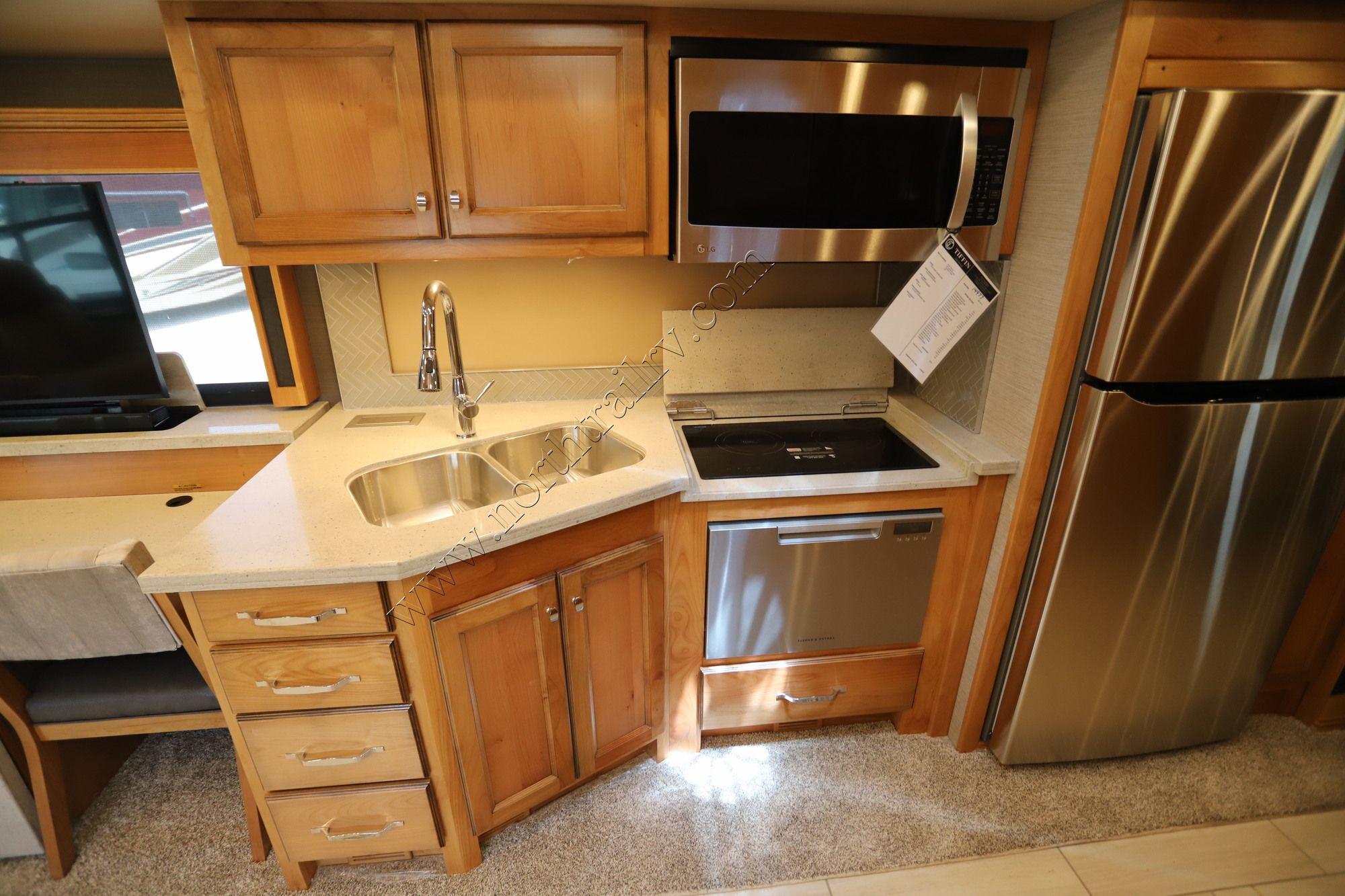 New 2022 Tiffin Motor Homes Allegro Red 33AA Class A  For Sale