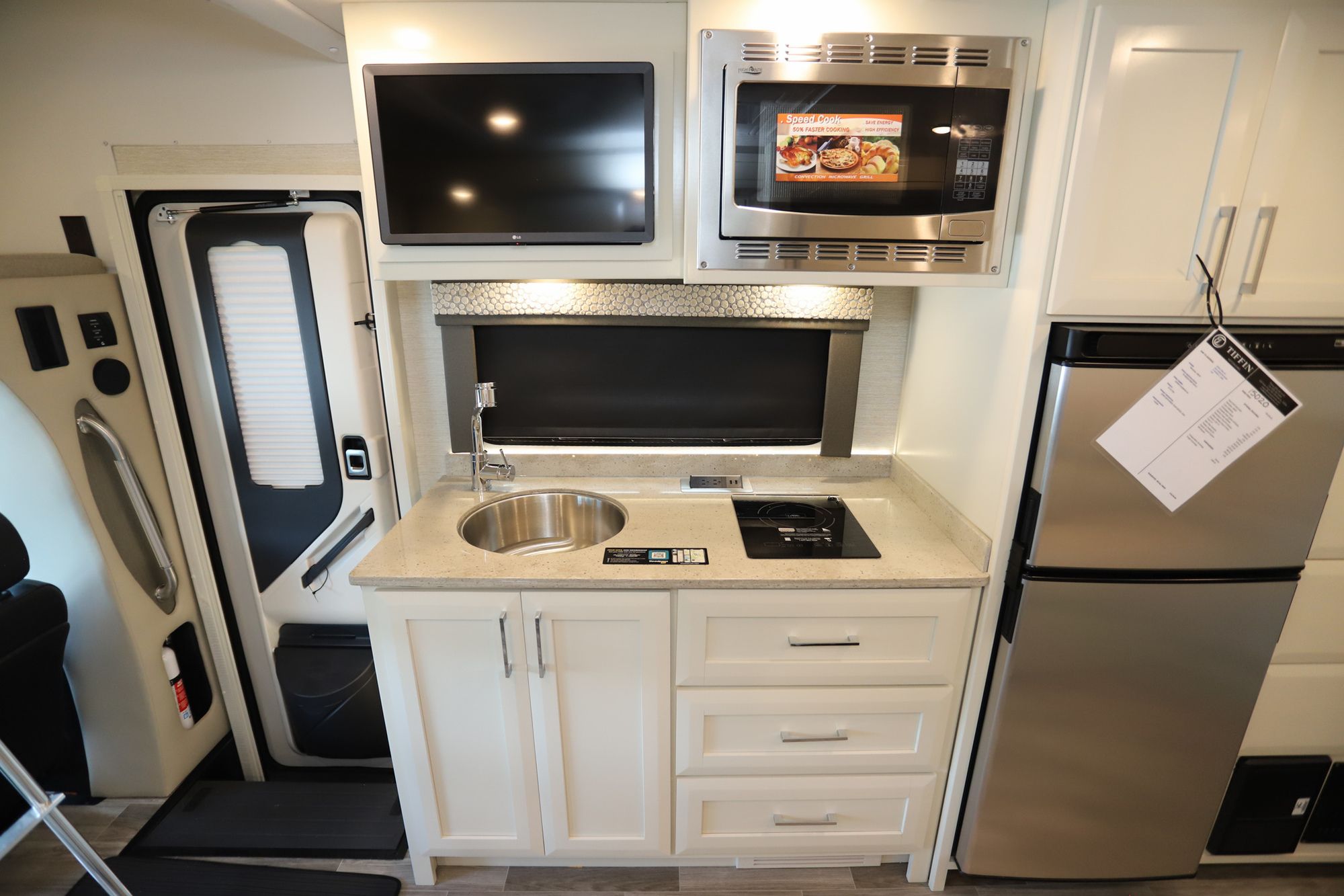 New 2023 Tiffin Motor Homes Wayfarer 25RW Class C  For Sale