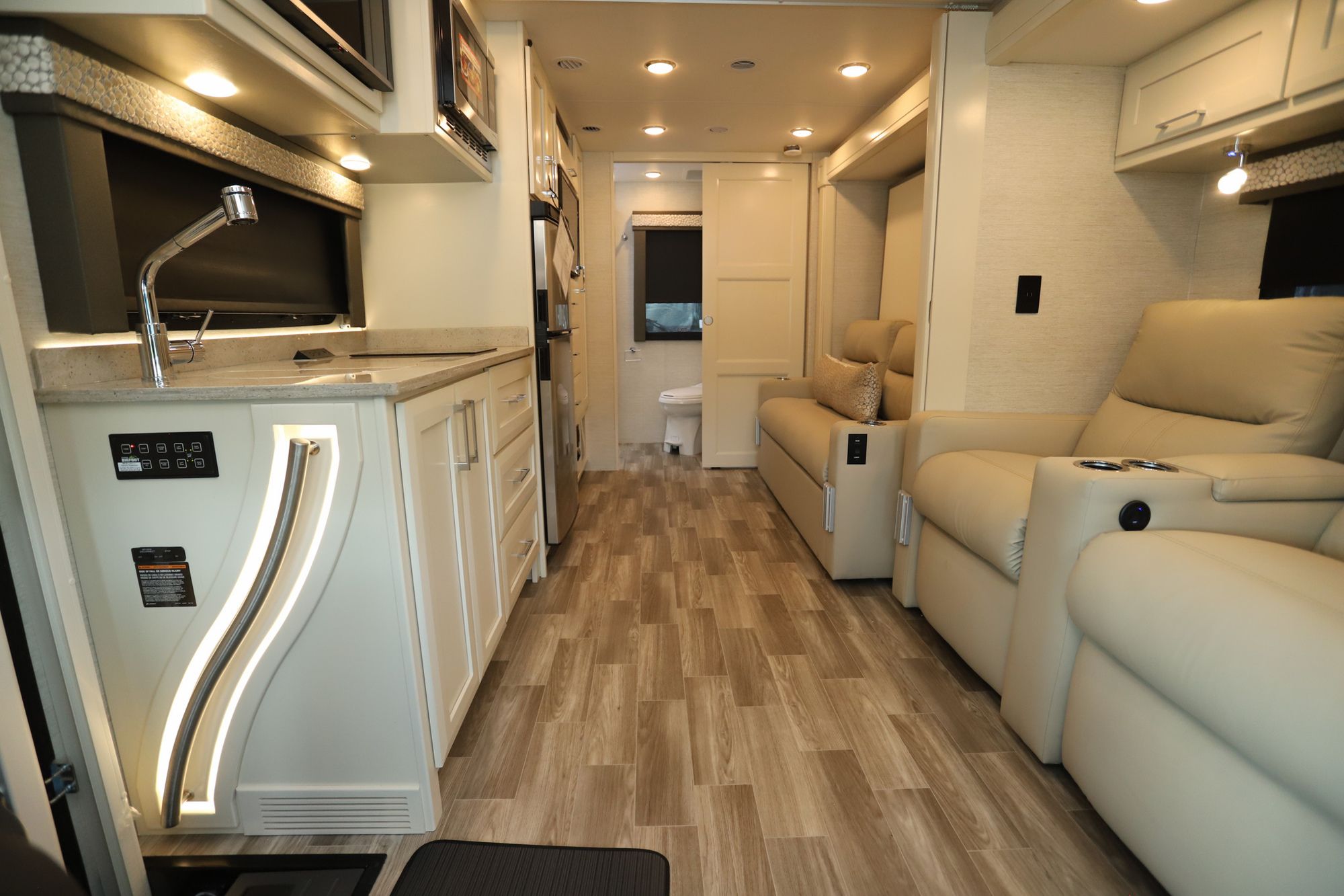 New 2023 Tiffin Motor Homes Wayfarer 25RW Class C  For Sale