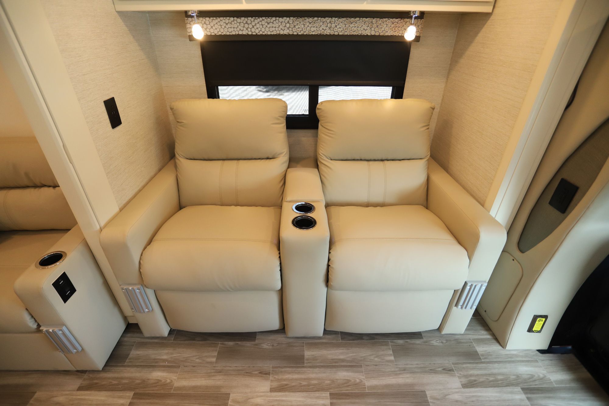 New 2023 Tiffin Motor Homes Wayfarer 25RW Class C  For Sale