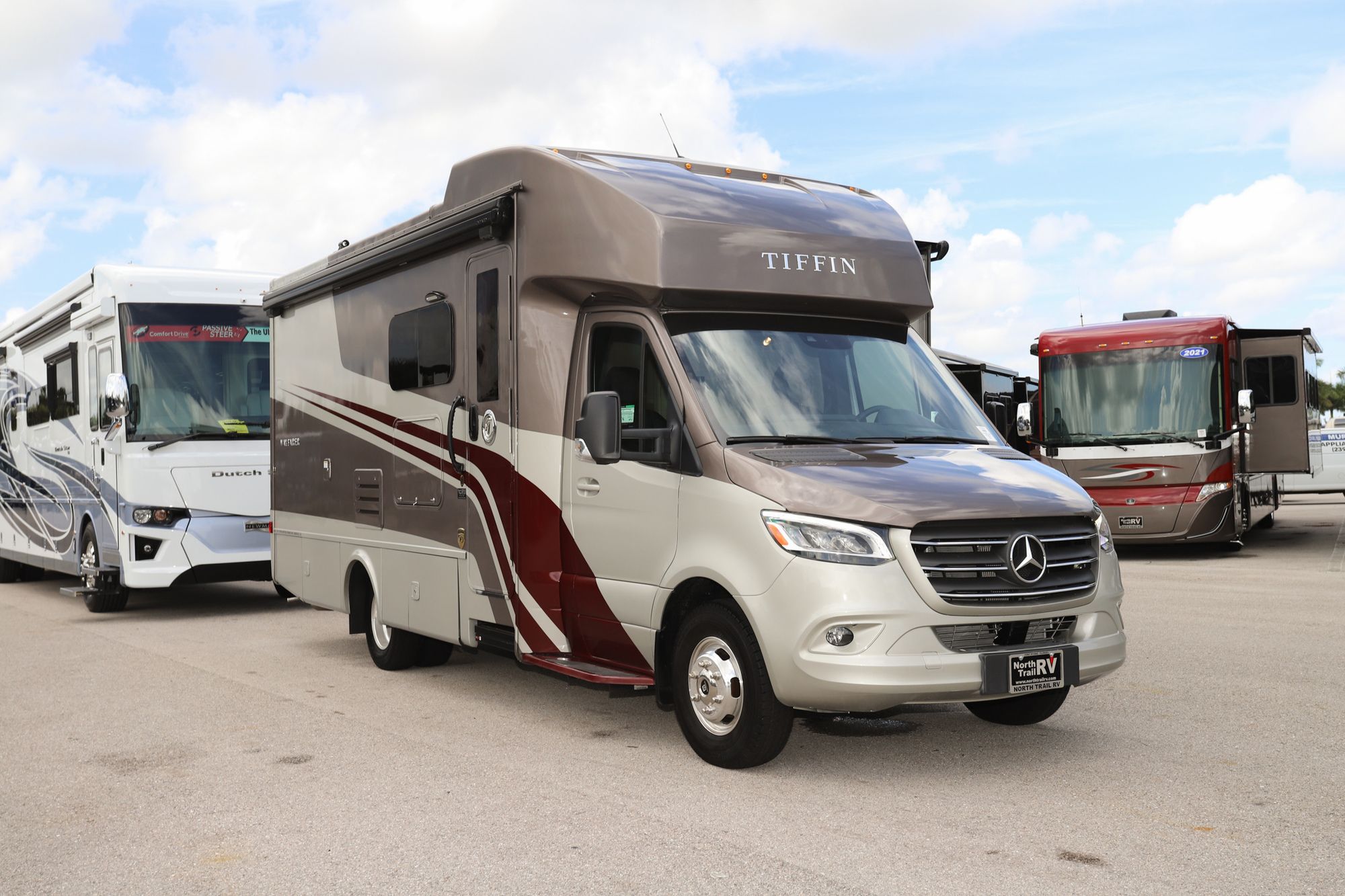 New 2023 Tiffin Motor Homes Wayfarer 25RW Class C  For Sale